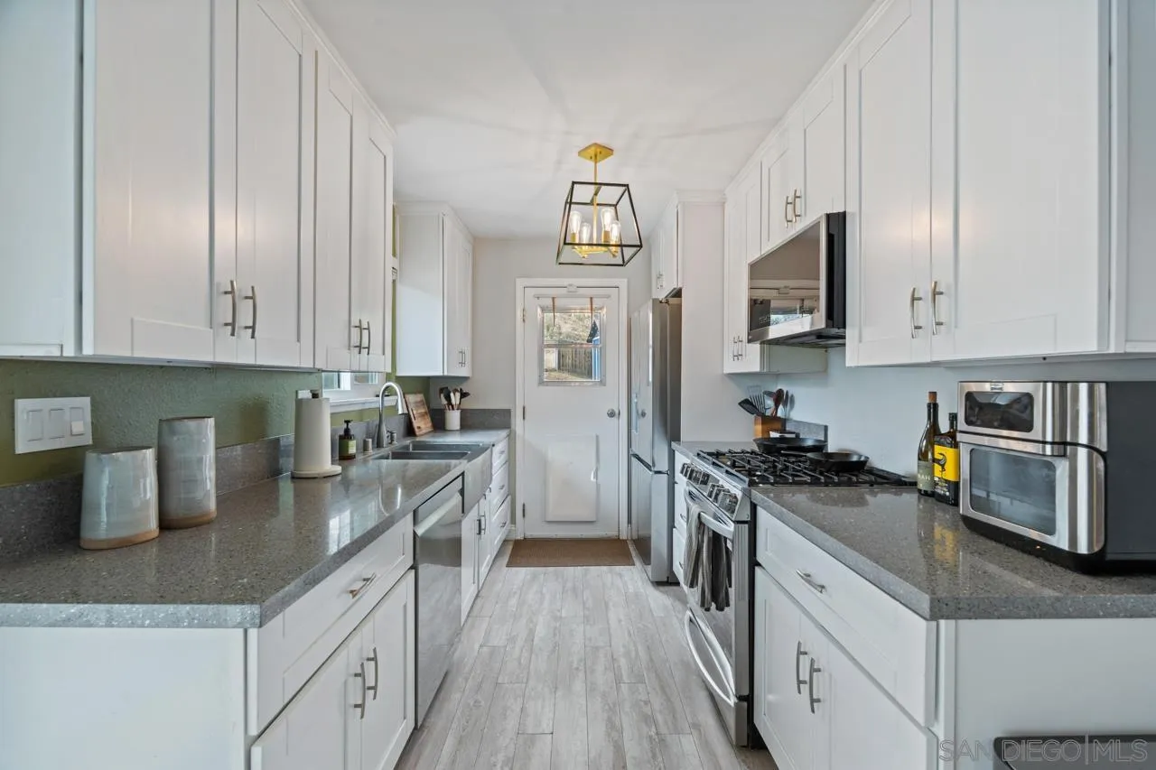 9126 Heatherdale