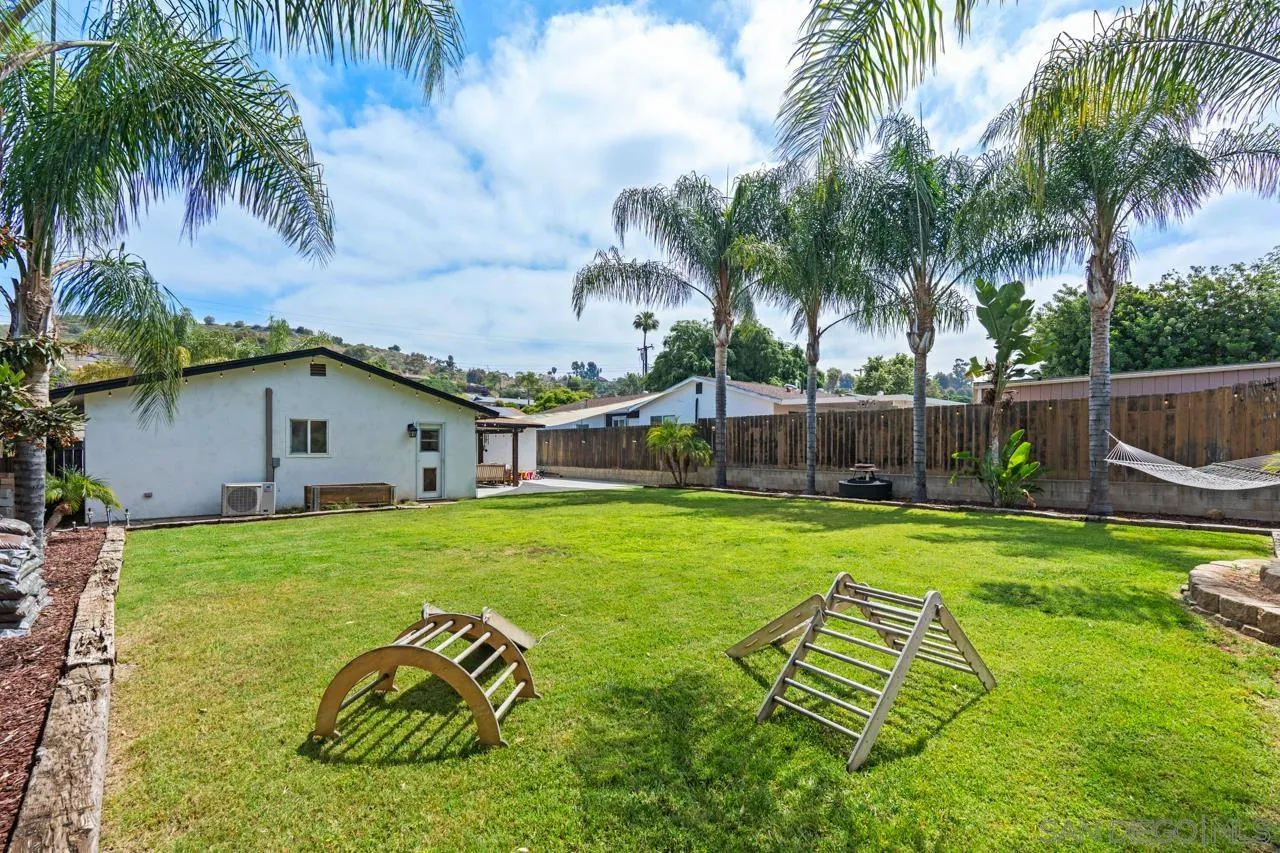 9126 Heatherdale