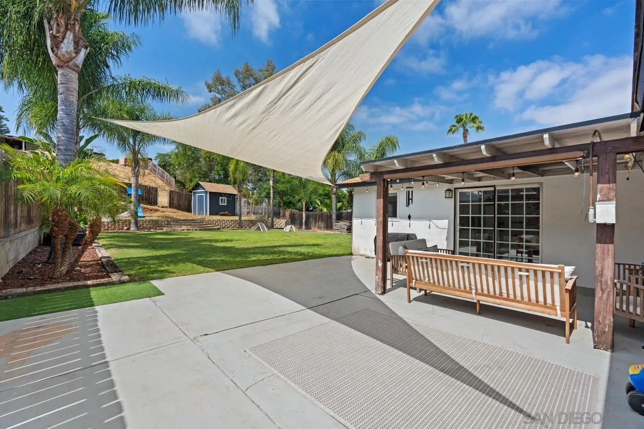 9126 Heatherdale