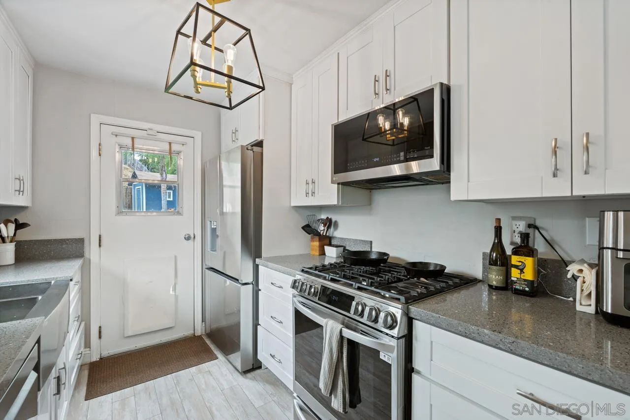 9126 Heatherdale