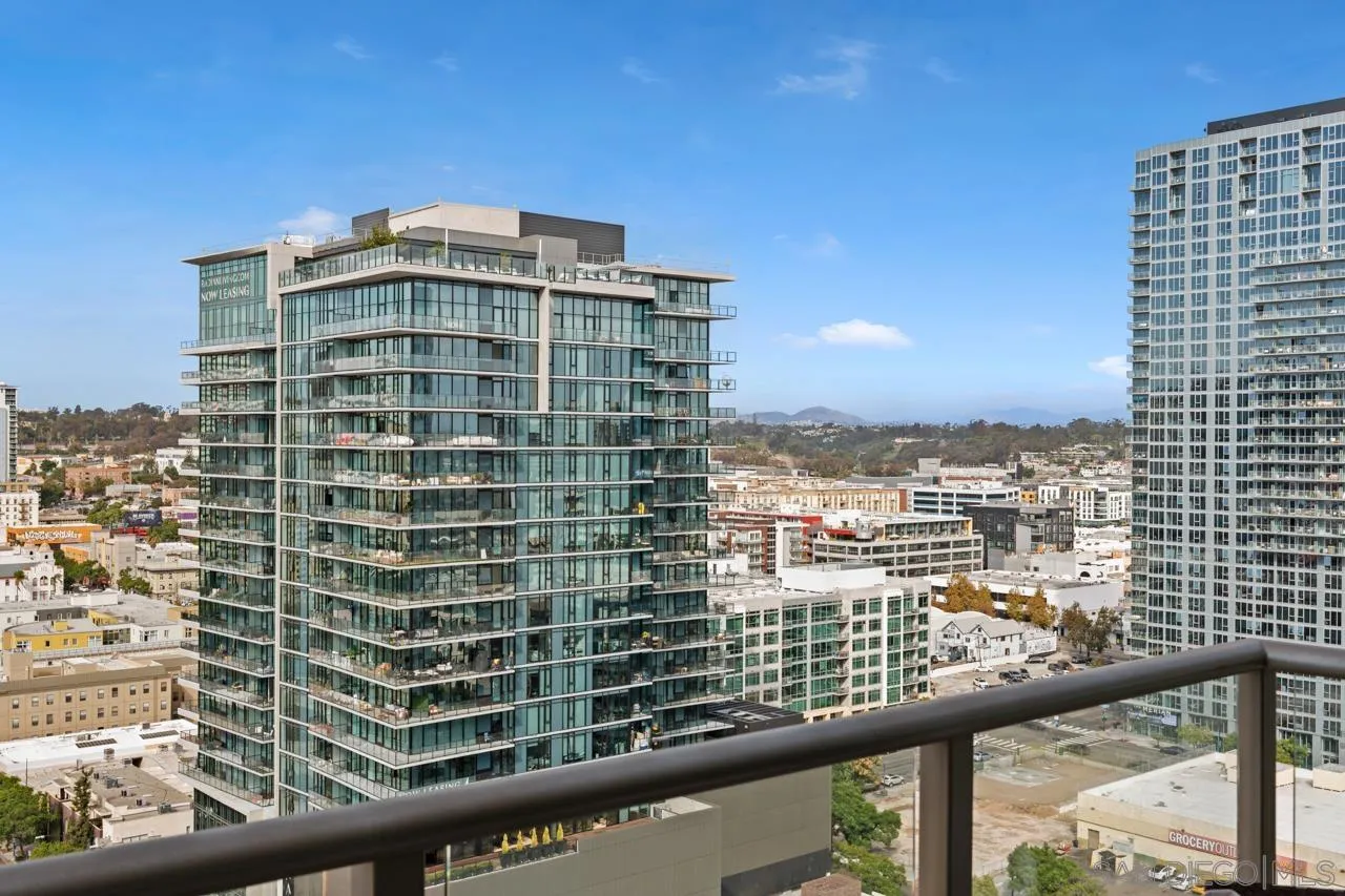 800 The Mark Unit 2103