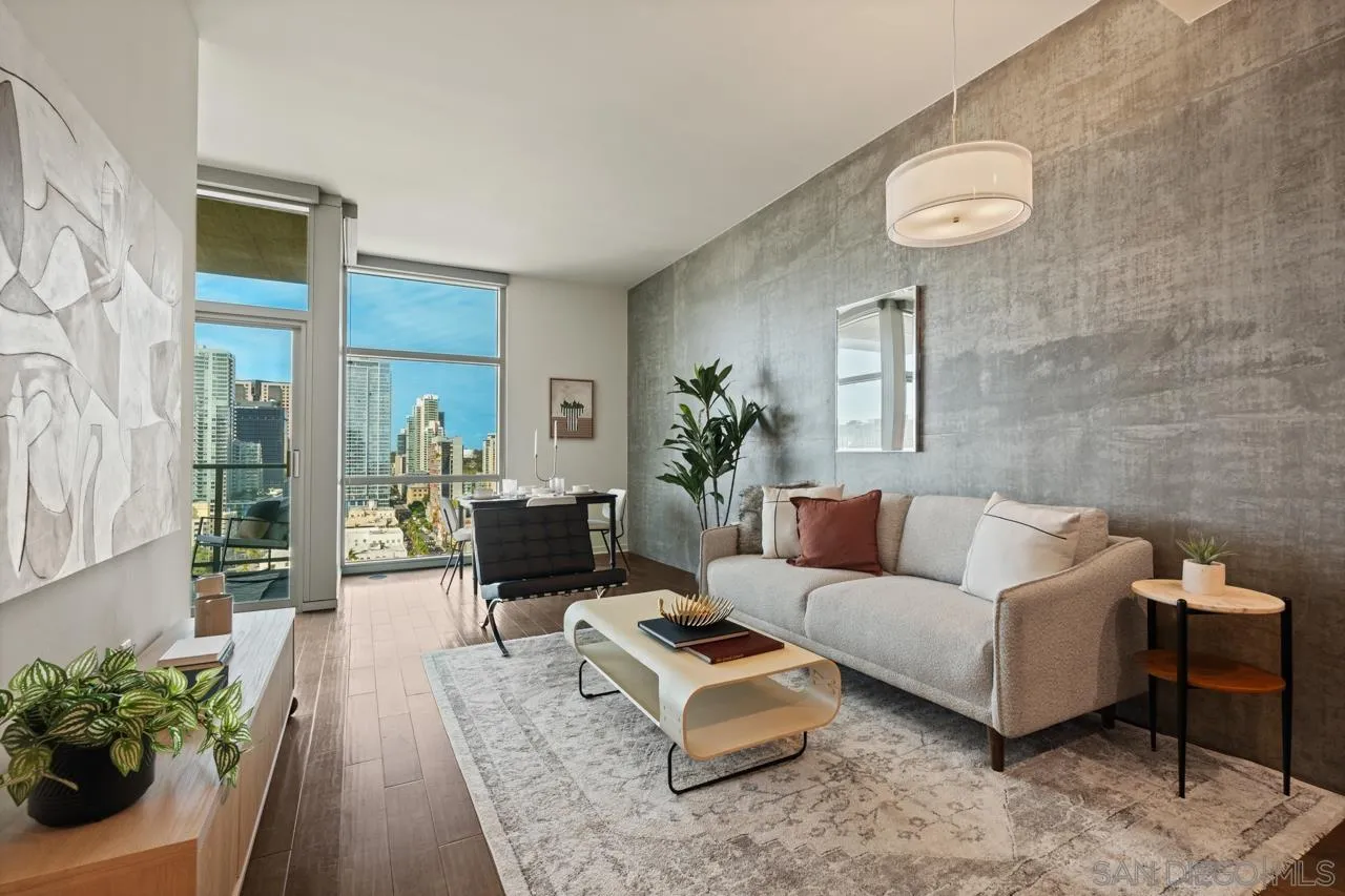 800 The Mark Unit 2103