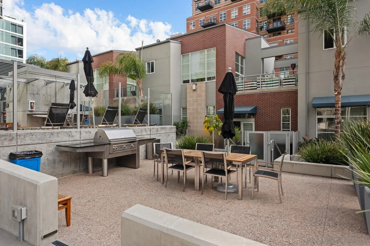 800 The Mark Unit 2103