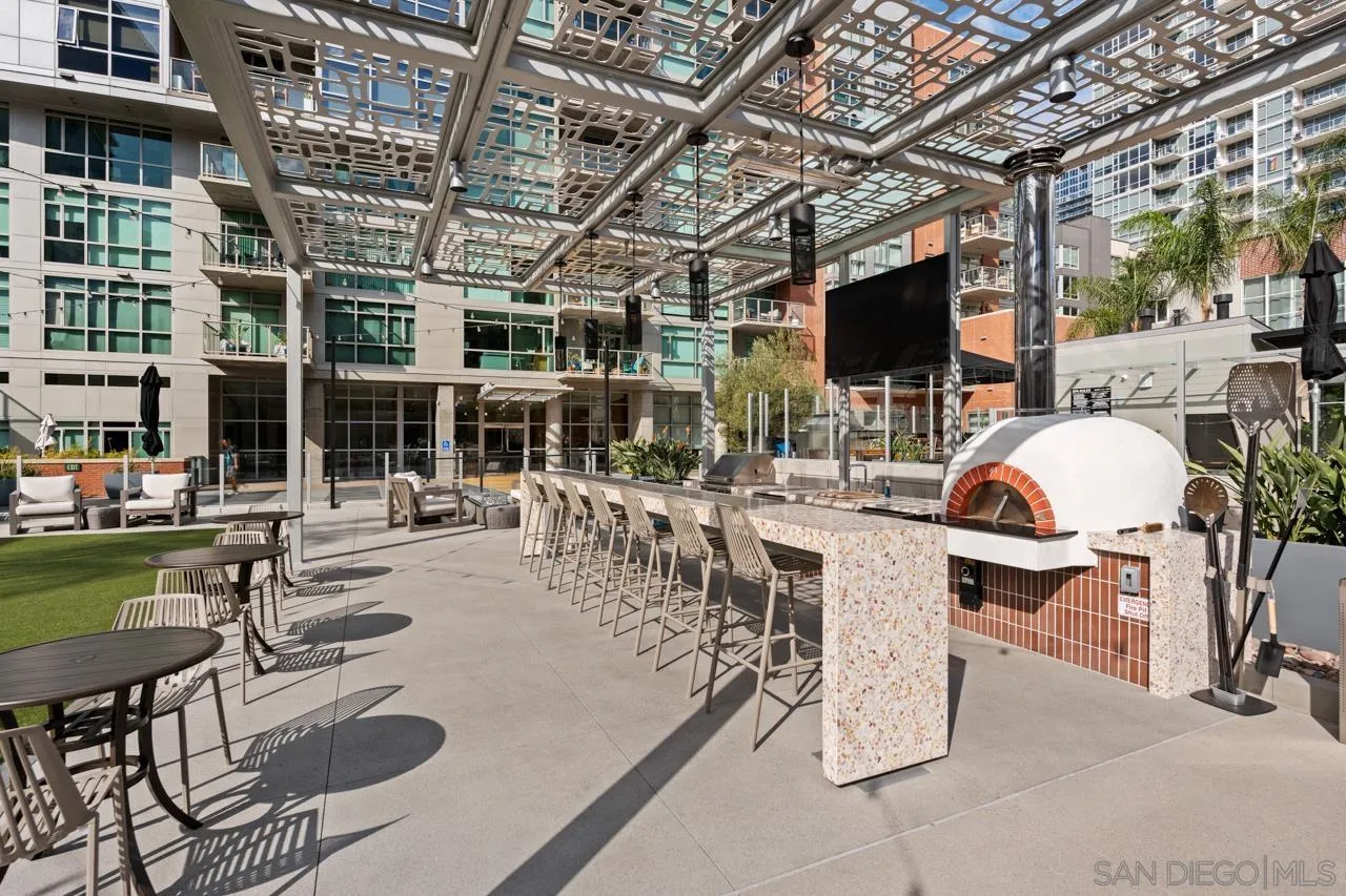 800 The Mark Unit 2103