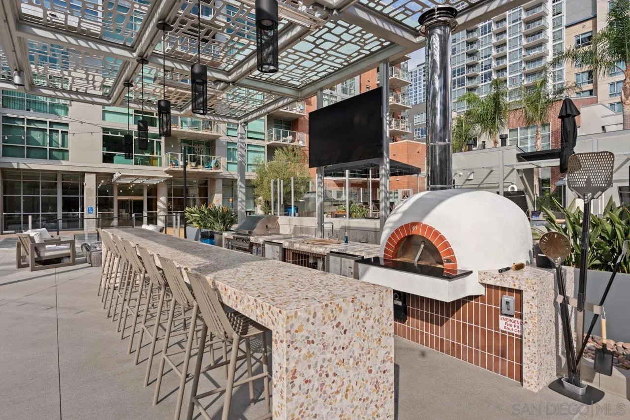 800 The Mark Unit 2103