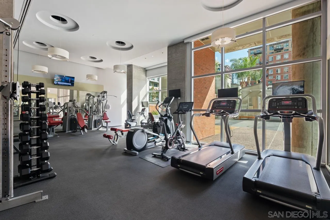 800 The Mark Unit 2103