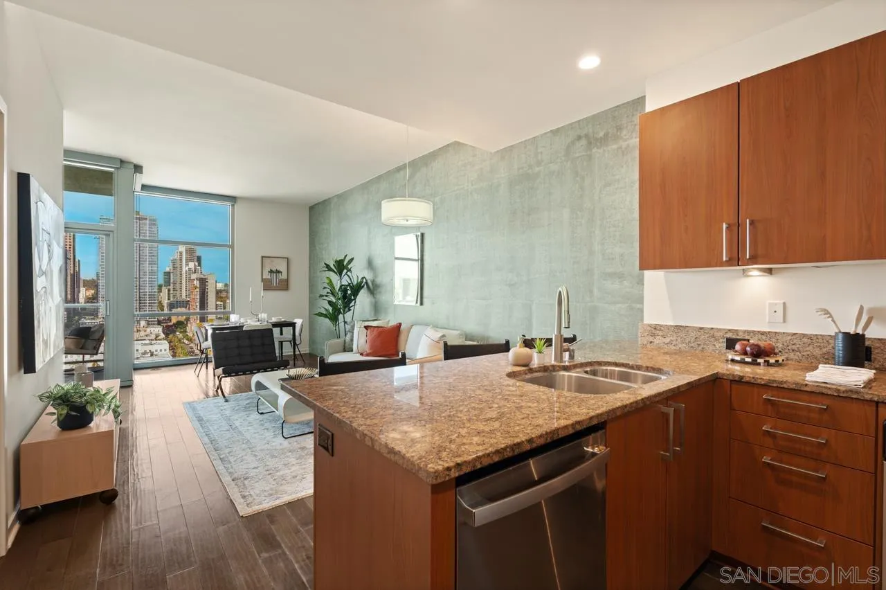 800 The Mark Unit 2103