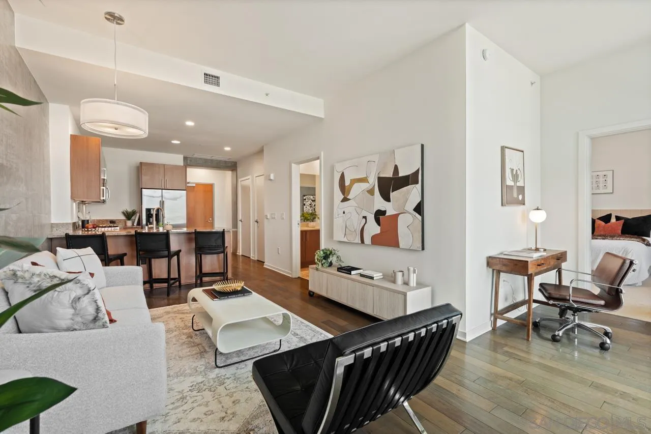 800 The Mark Unit 2103