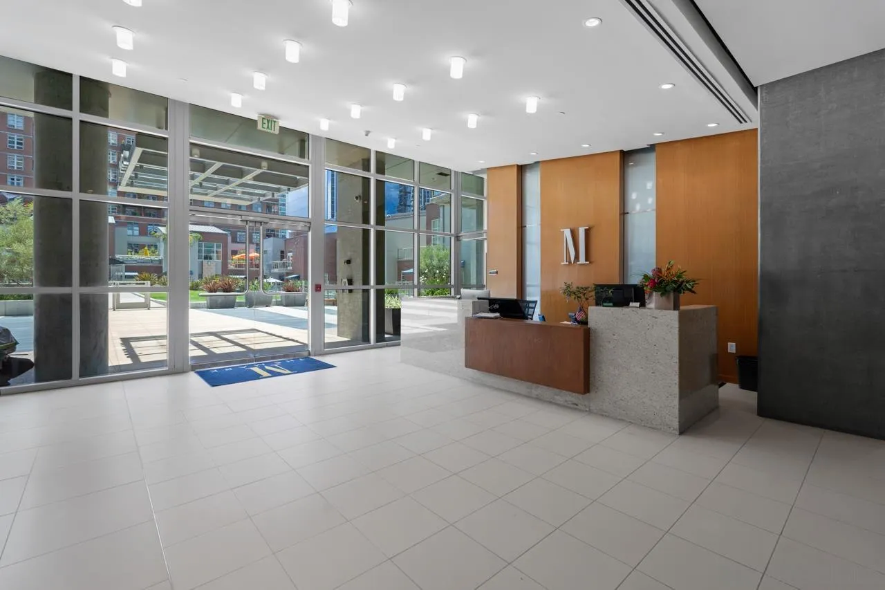 800 The Mark Unit 2103