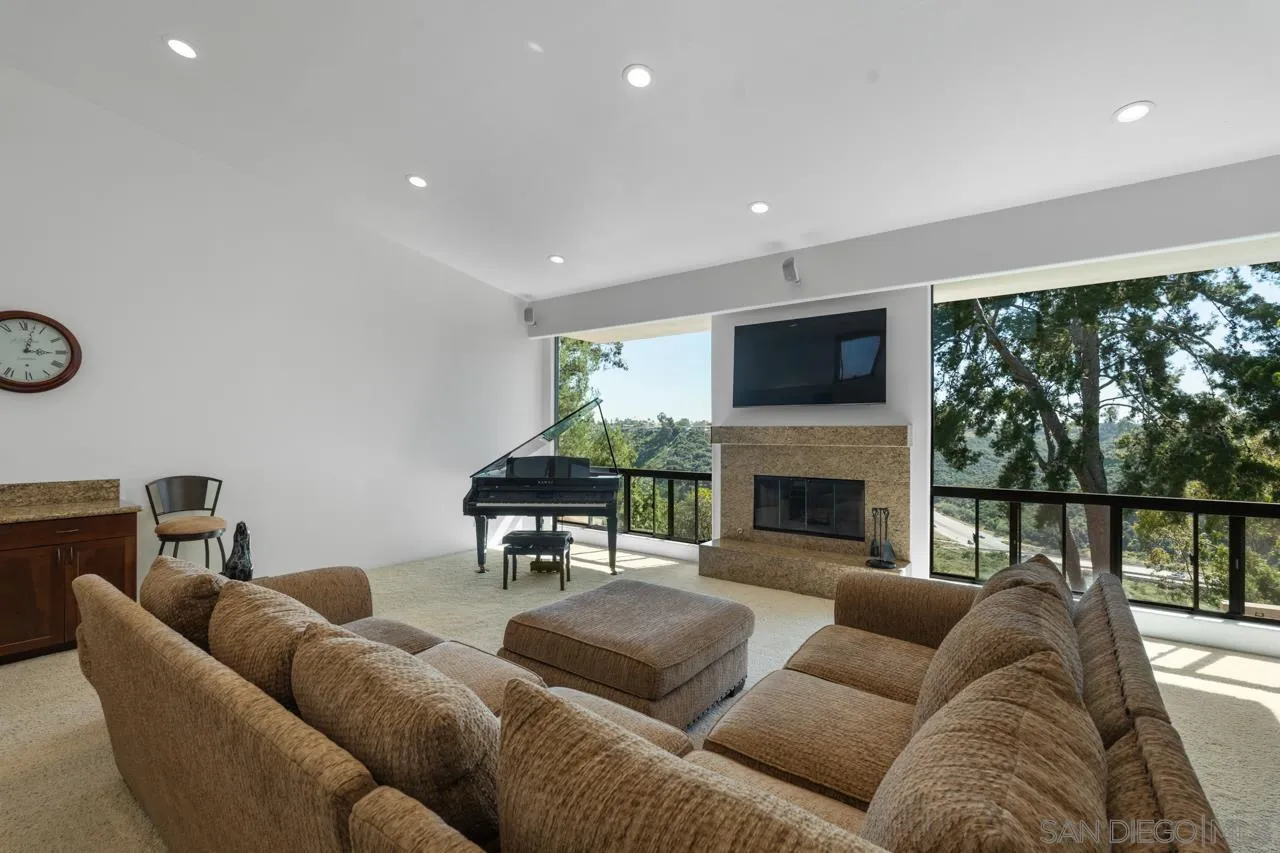 4645 Yerba Santa Drive