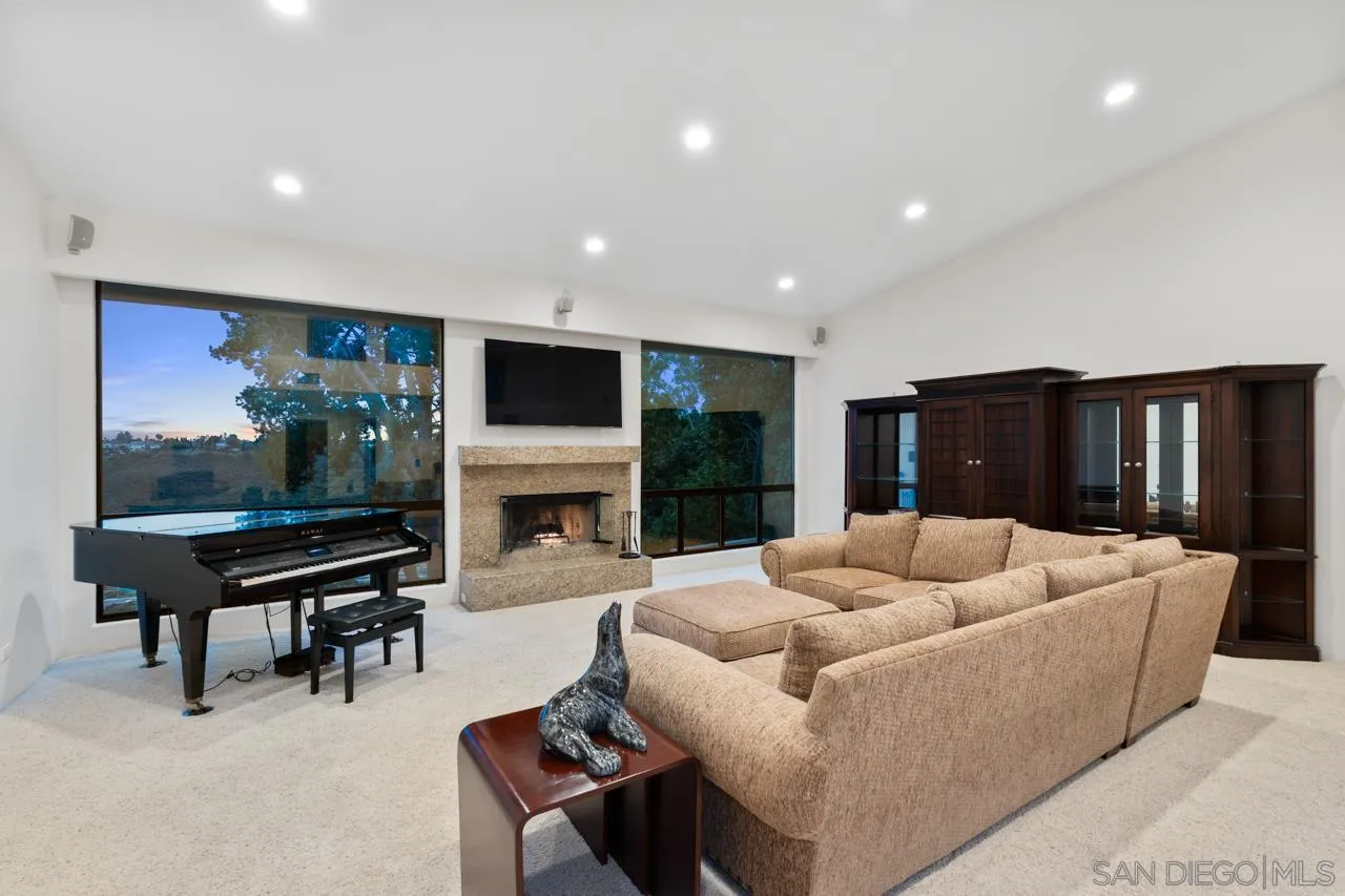 4645 Yerba Santa Drive