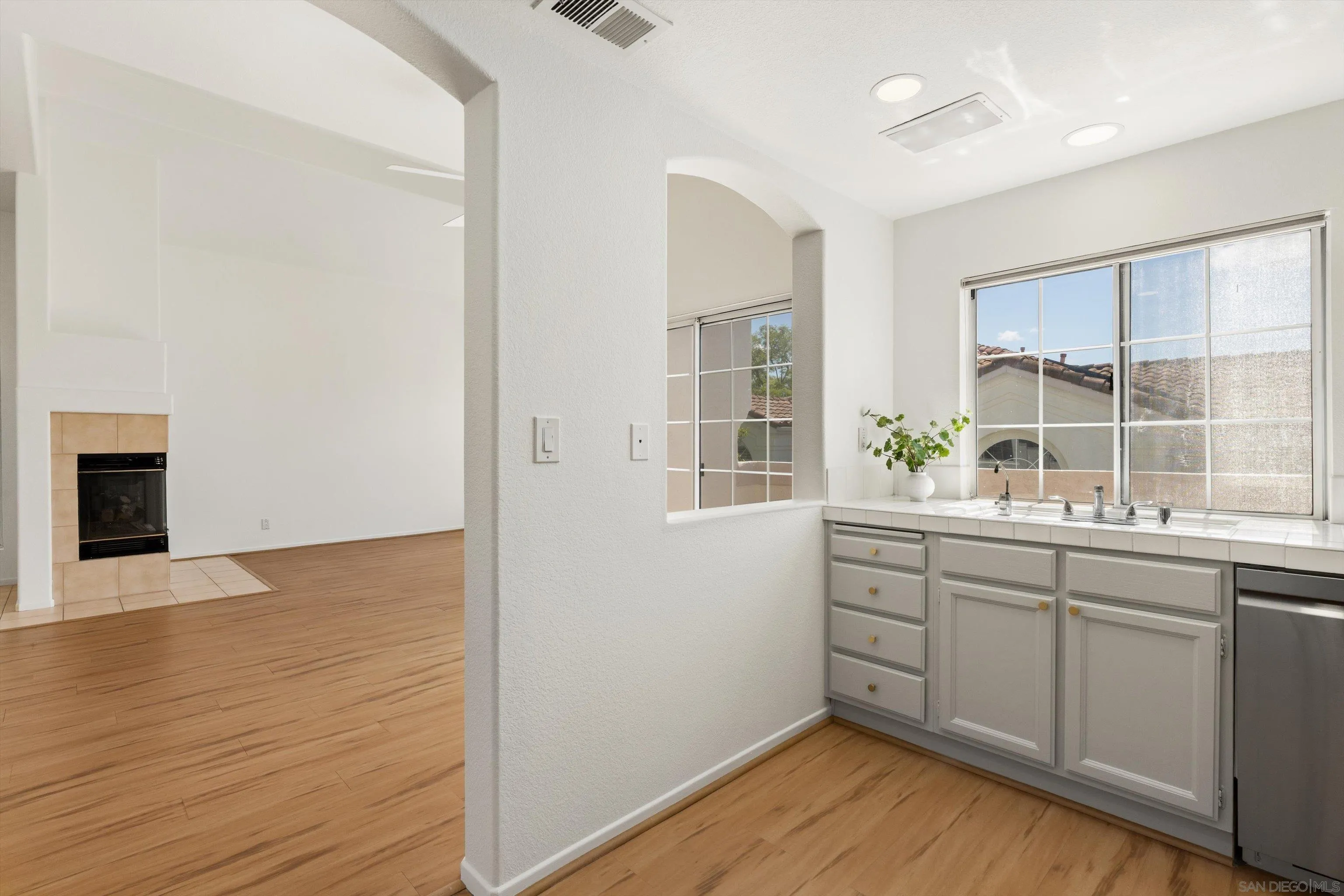 1874 Matin Cir Unit Unit 208