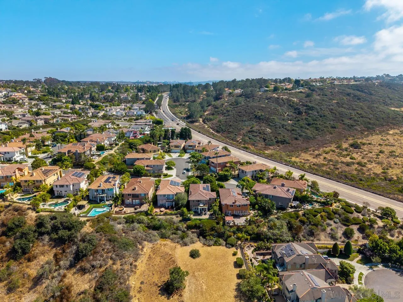 635 Robinson Av 635 Robinson Ave