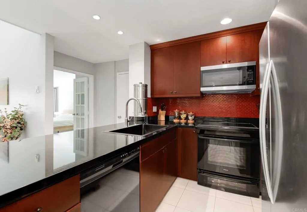 1885 Diamond Street Unit 323