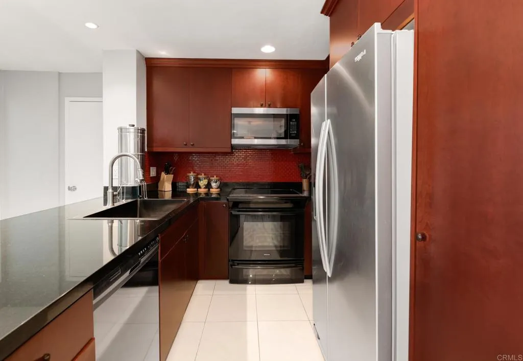 1885 Diamond Street Unit 323