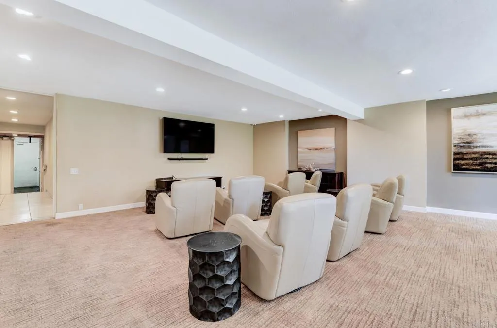 1885 Diamond Street Unit 323