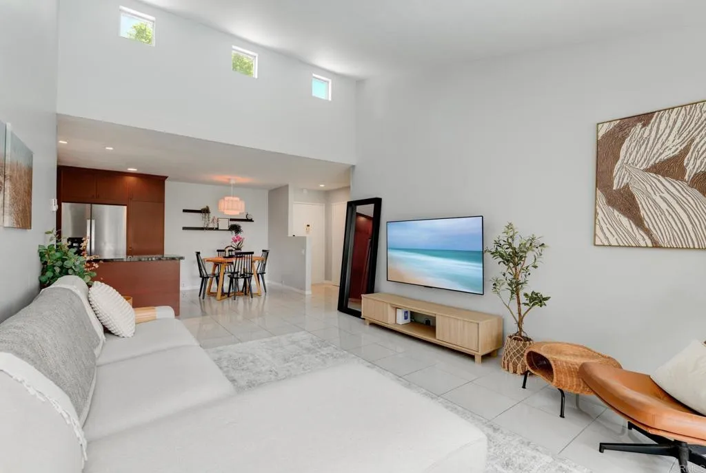 1885 Diamond Street Unit 323