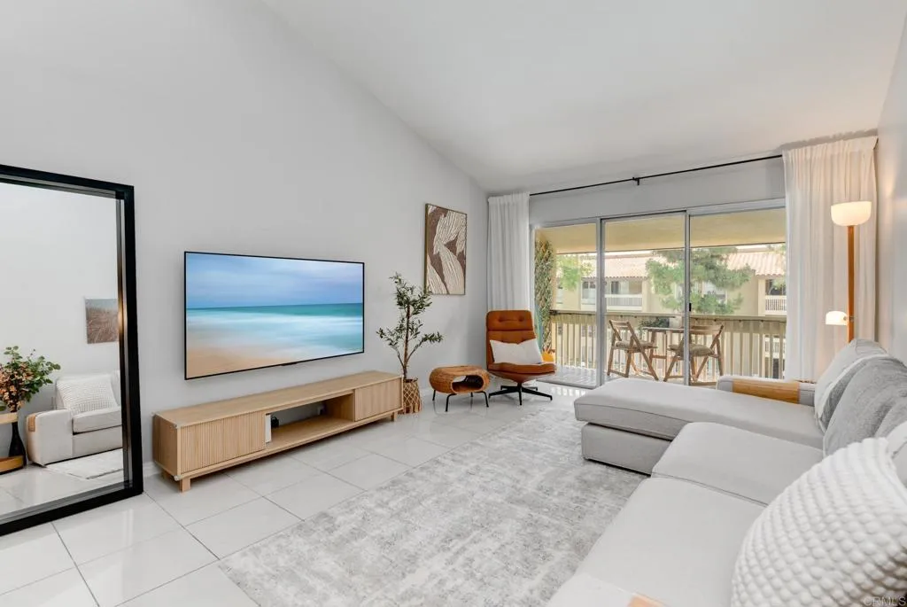 1885 Diamond Street Unit 323