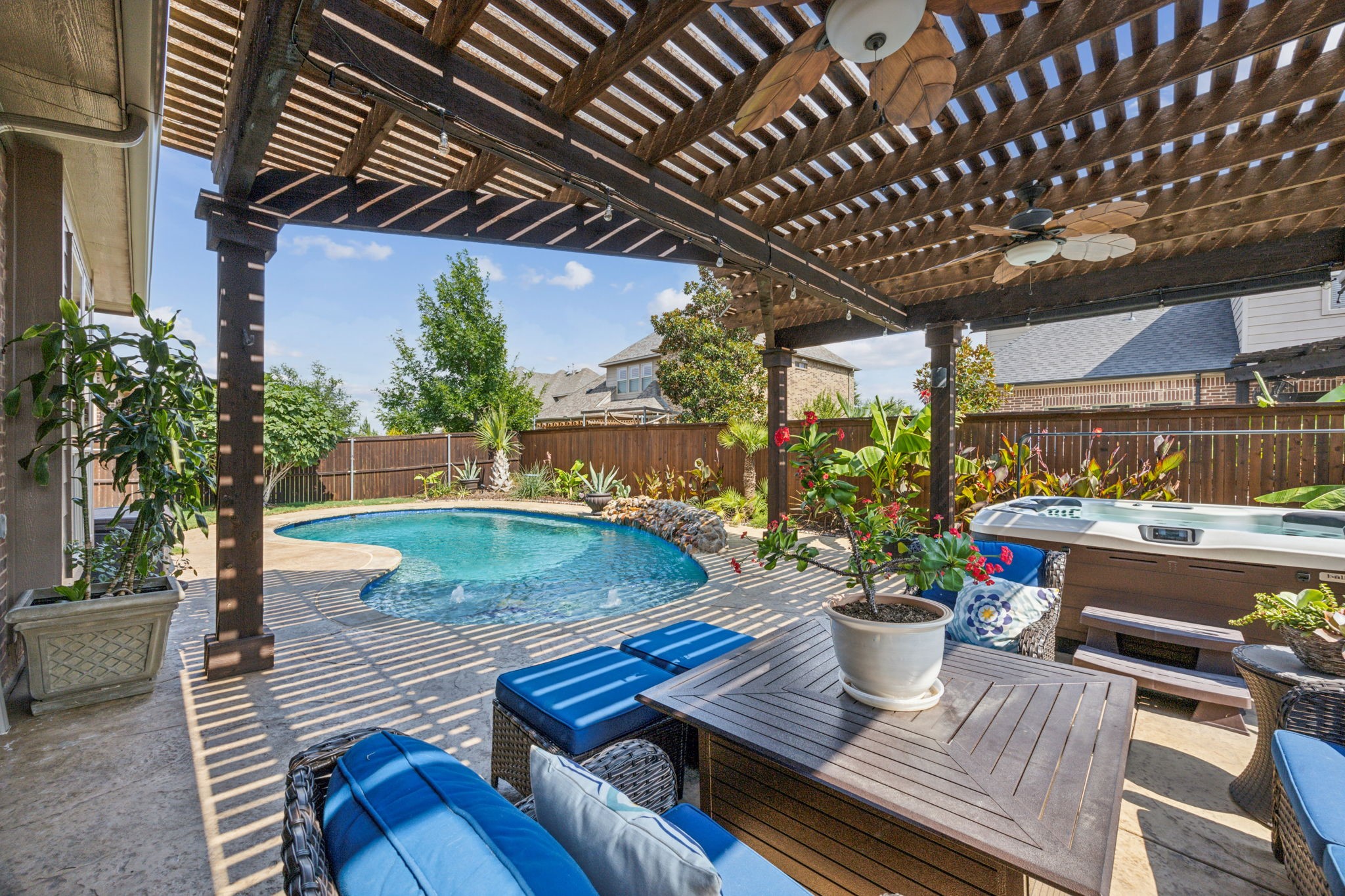 2532 Broadway Drive