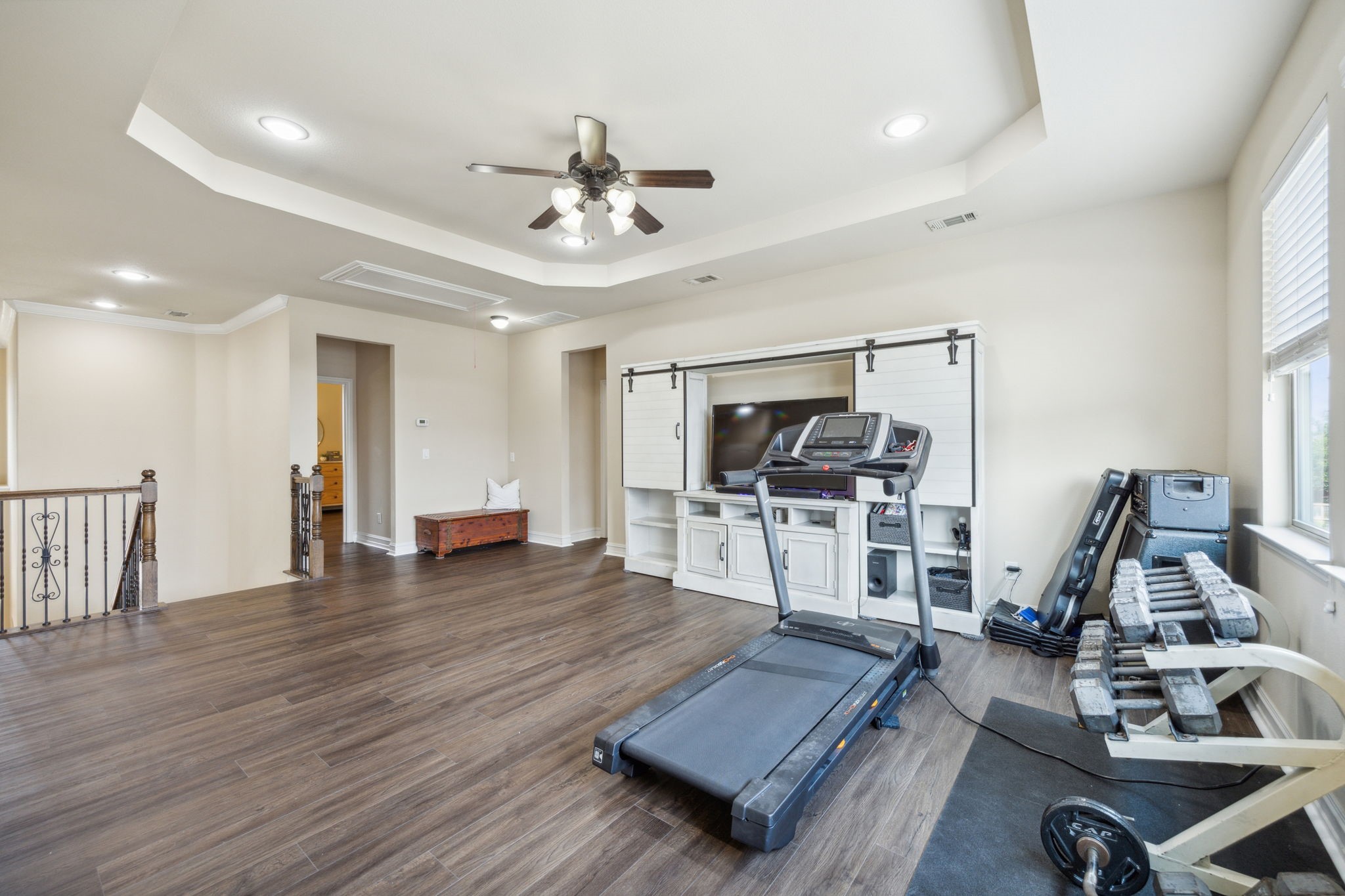 2532 Broadway Drive