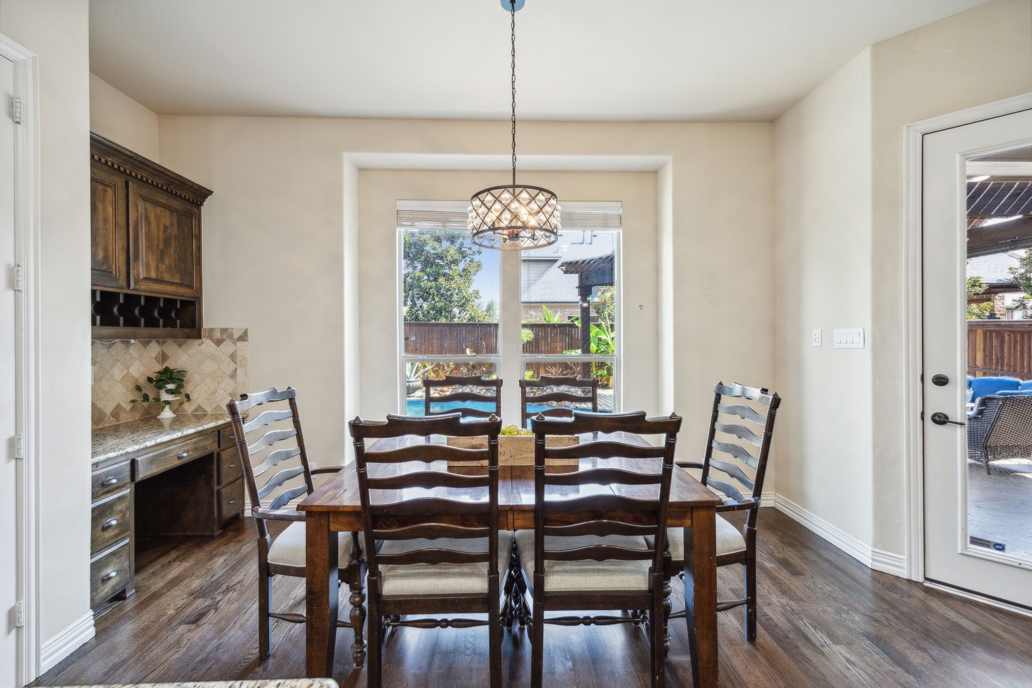 2532 Broadway Drive