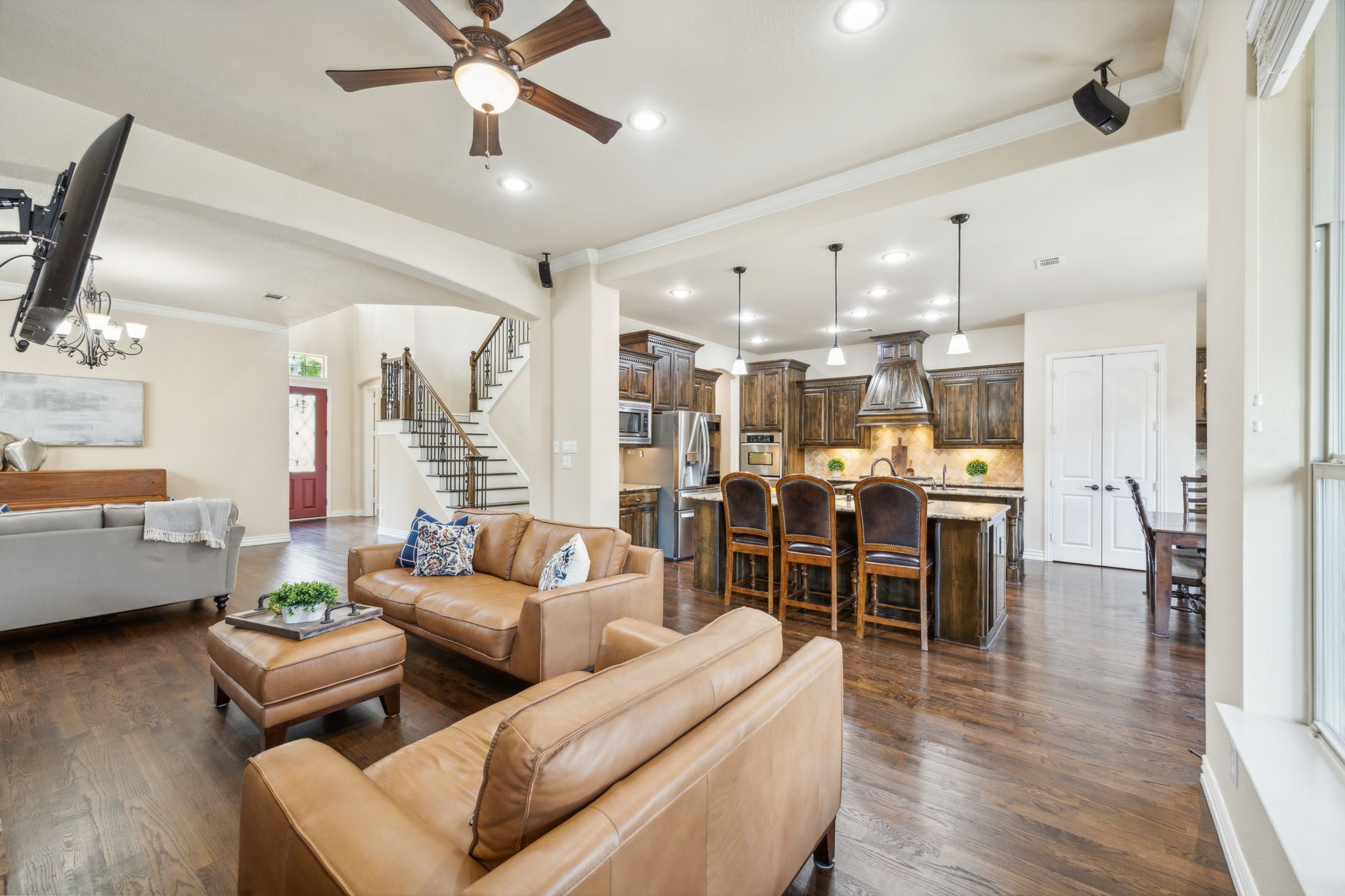2532 Broadway Drive