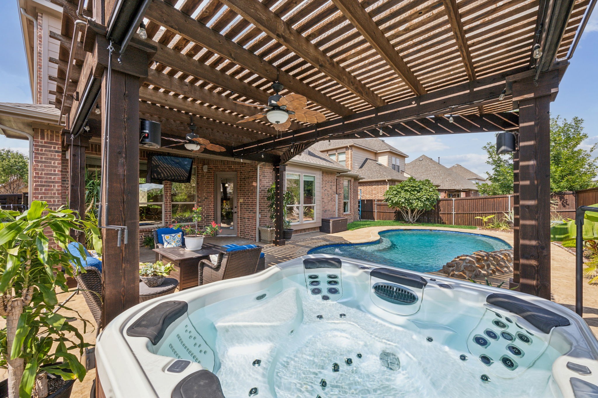 2532 Broadway Drive