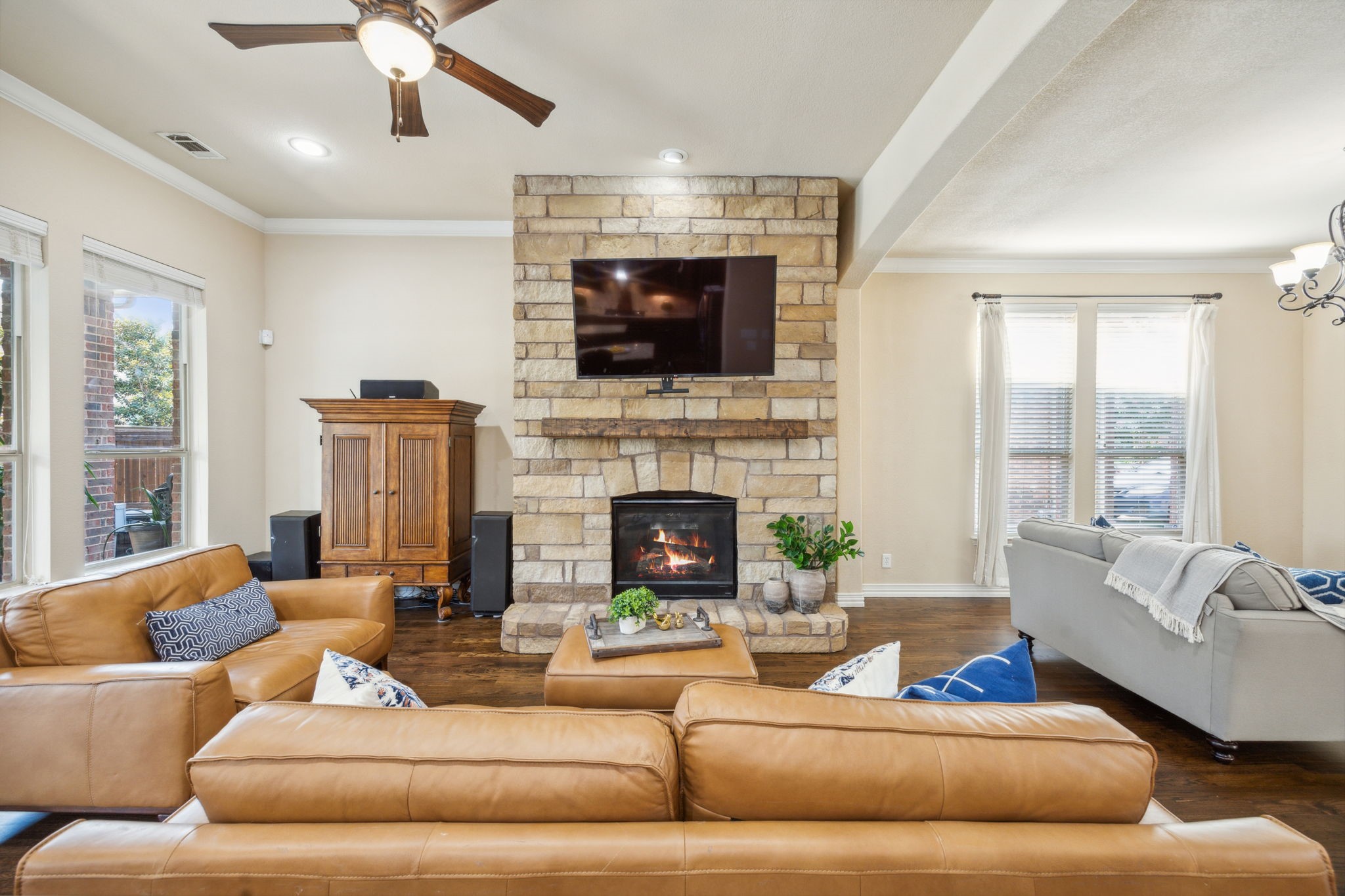 2532 Broadway Drive