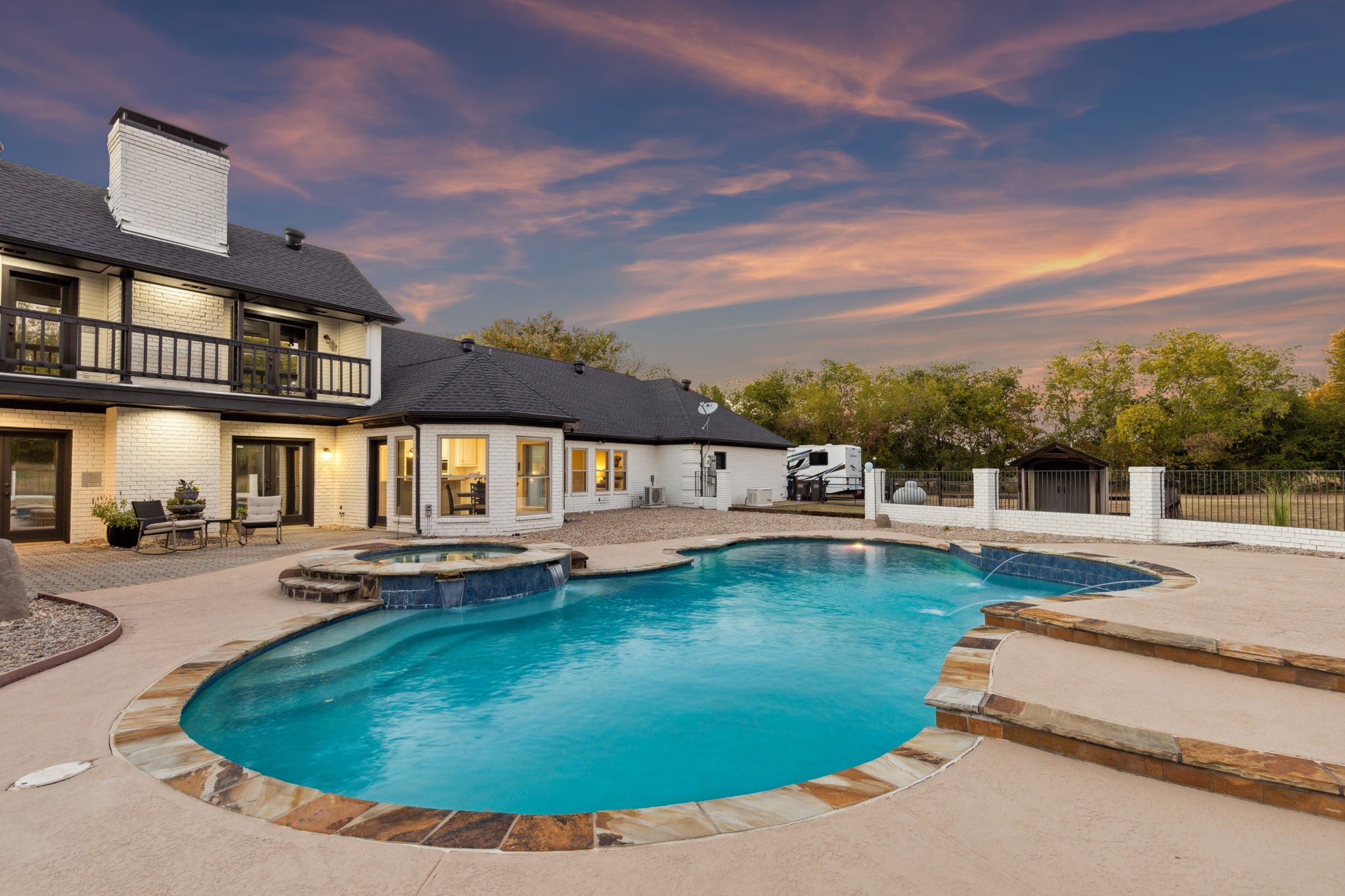 27 Meadowcreek Drive