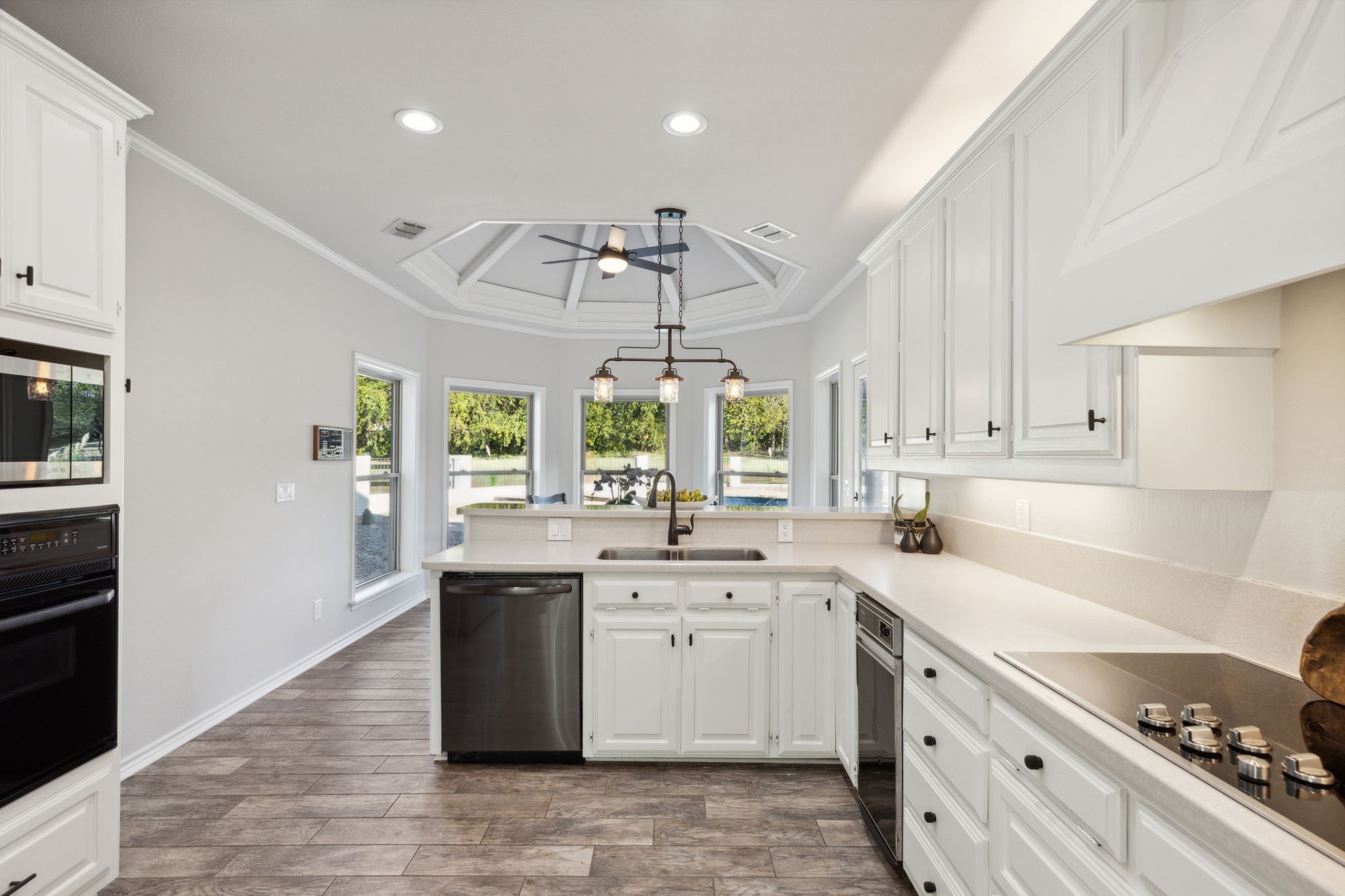 27 Meadowcreek Drive