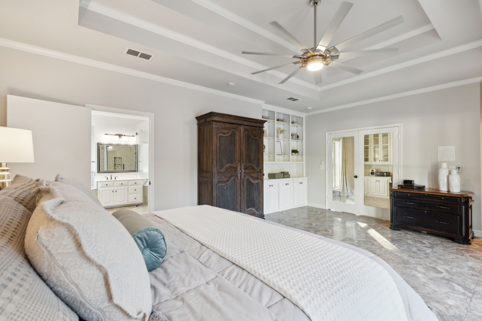 27 Meadowcreek Drive