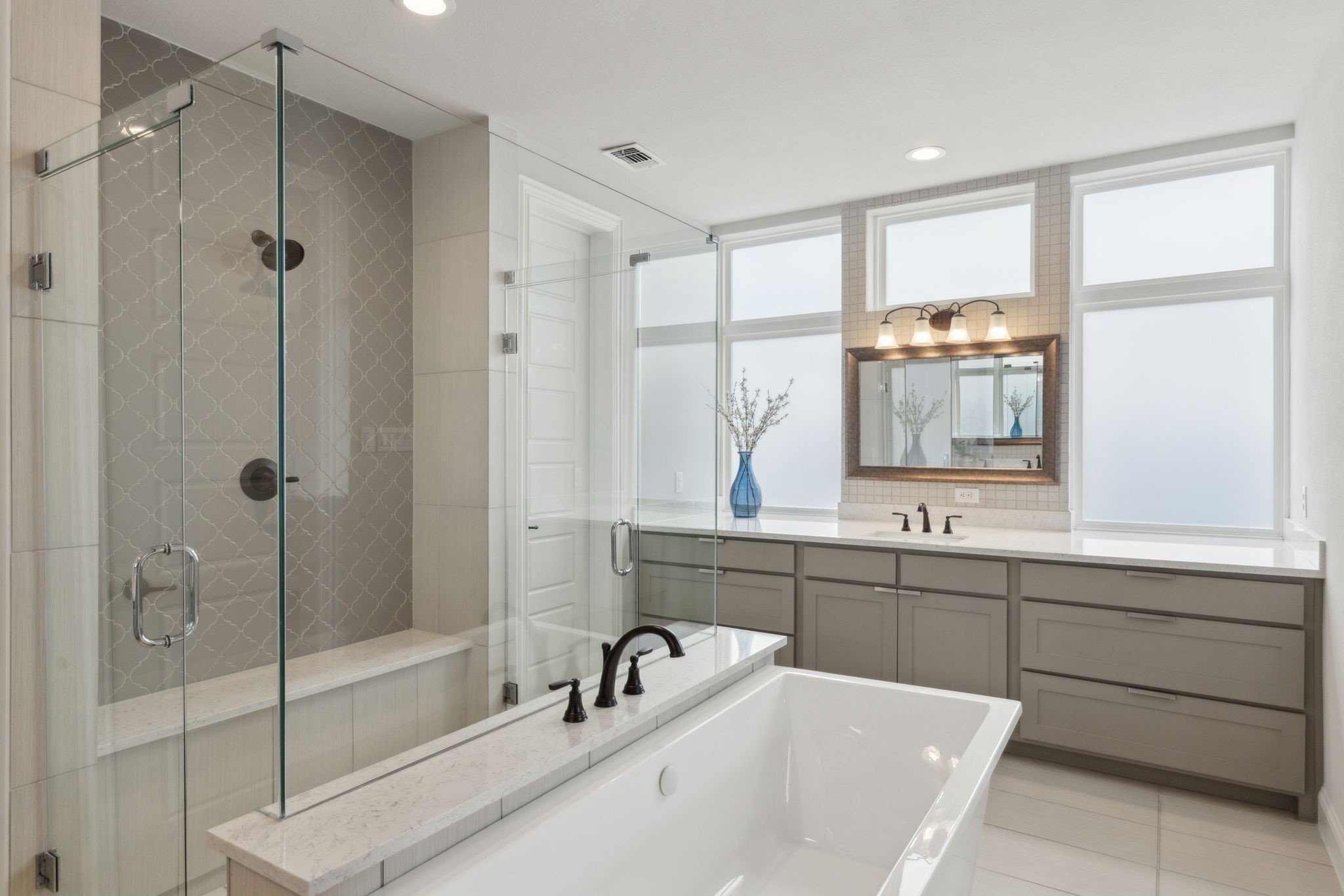 1609 Colonnade Court