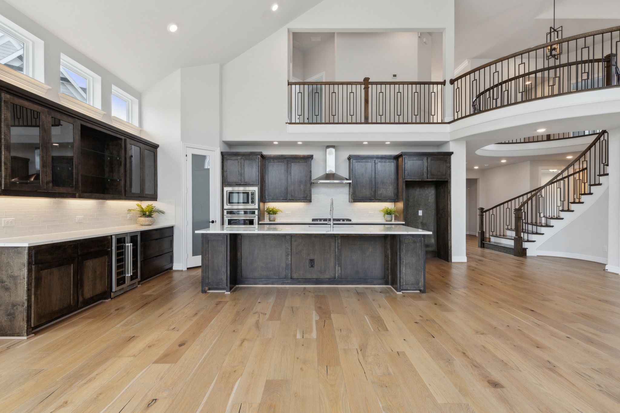 1609 Colonnade Court