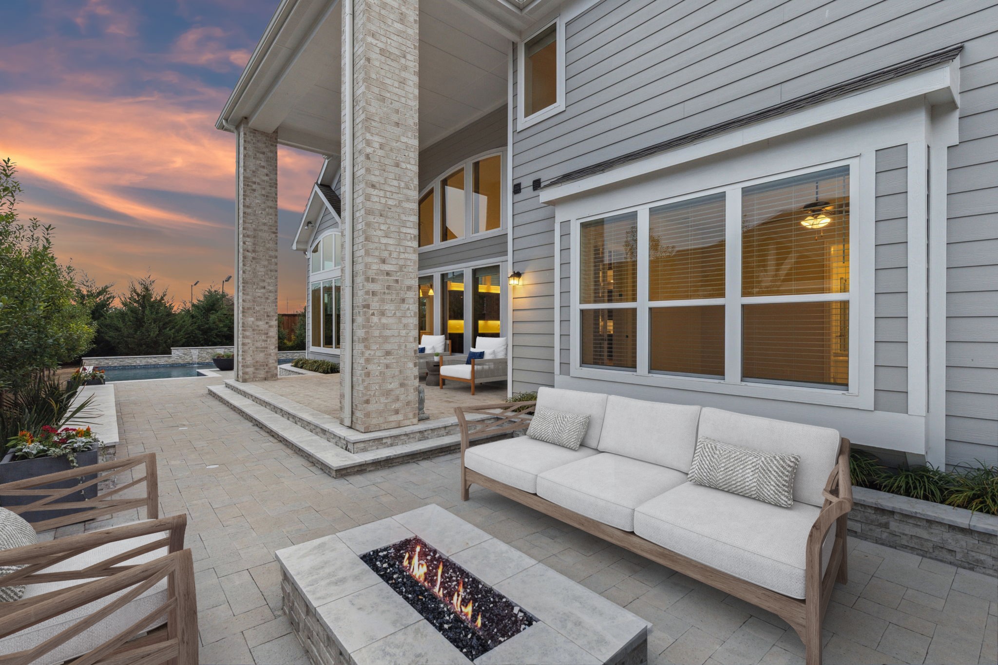 1609 Colonnade Court