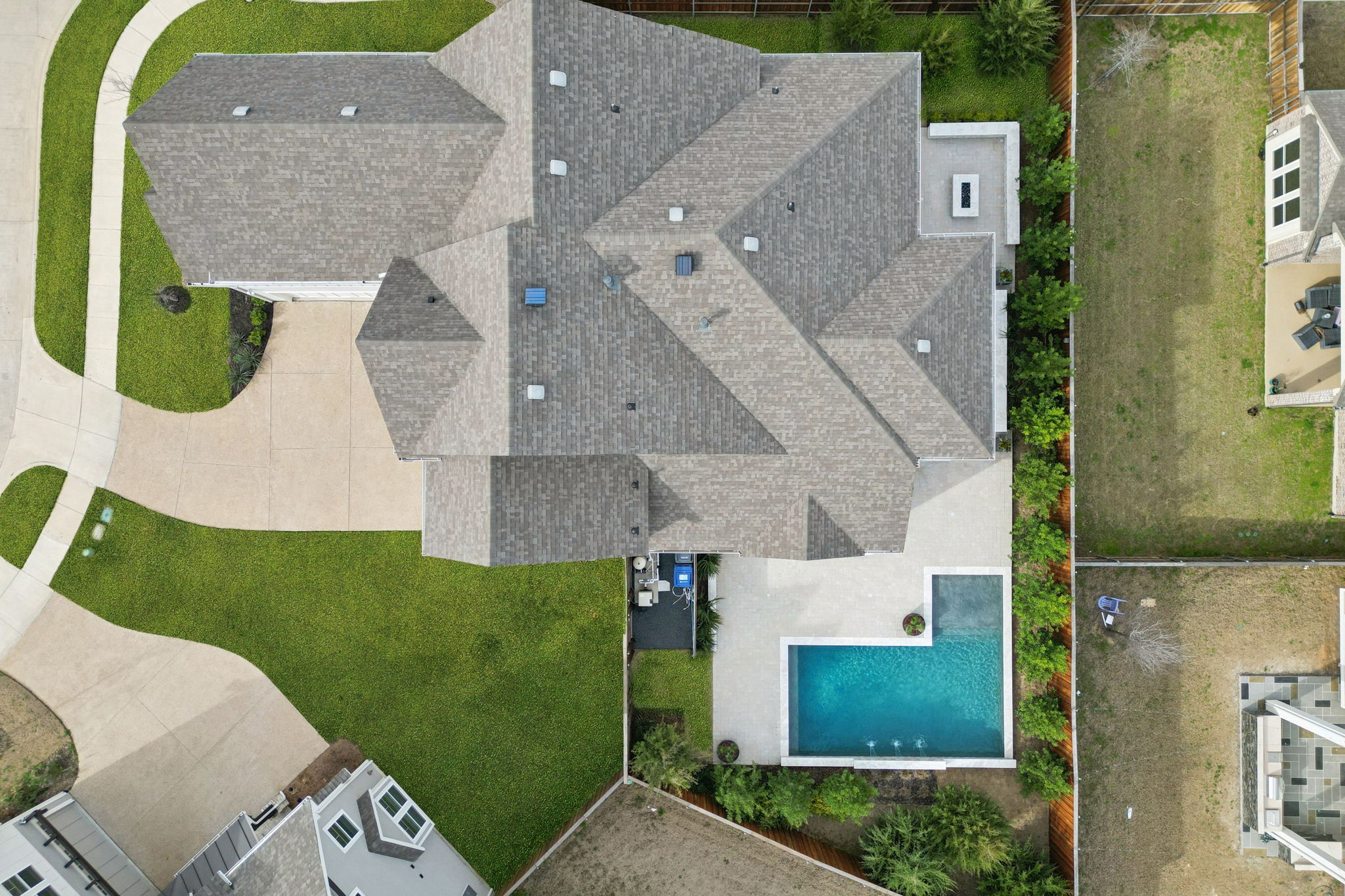 1609 Colonnade Court