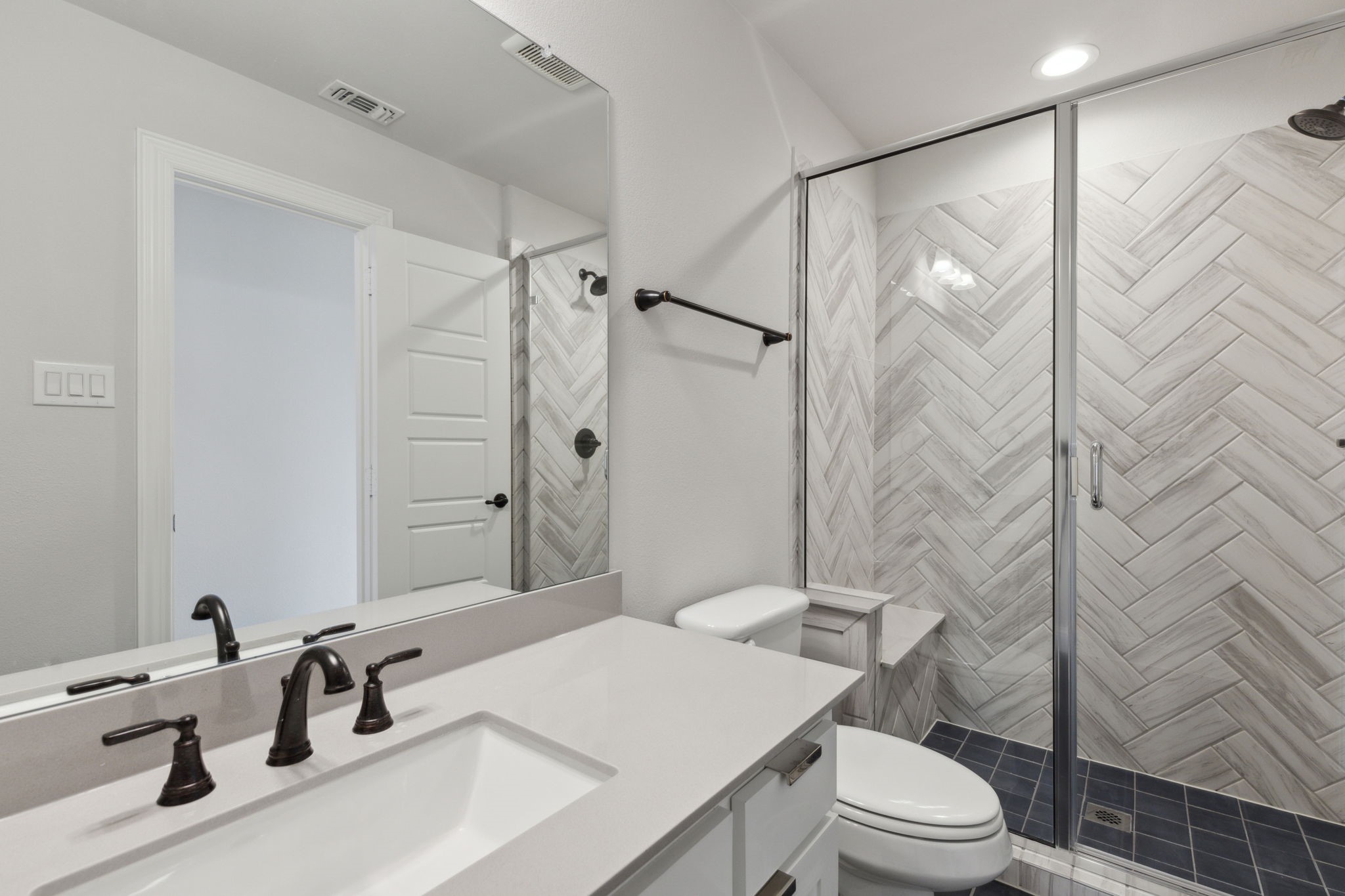 1609 Colonnade Court