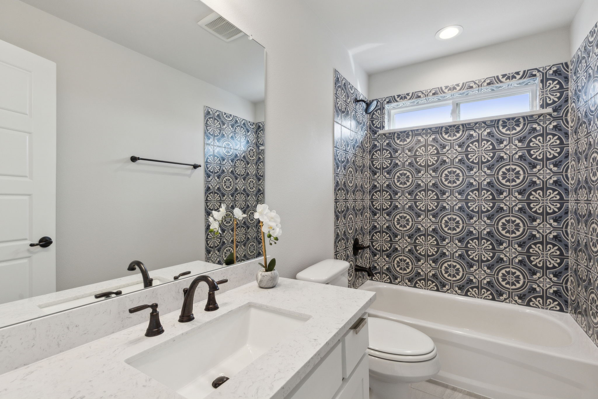1609 Colonnade Court