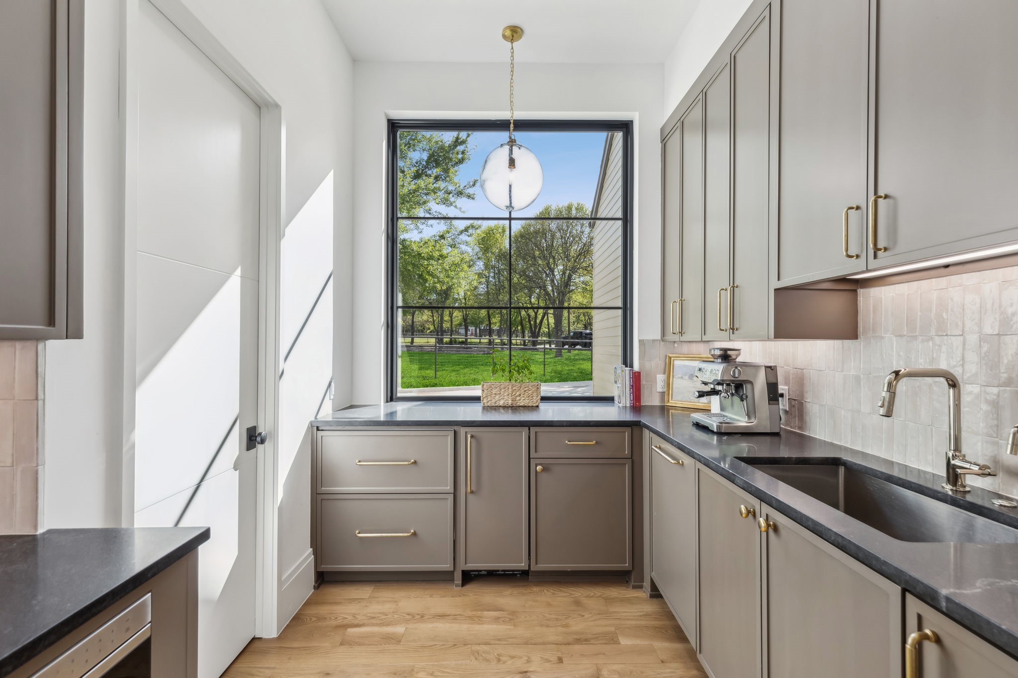 1817 Creekview Court