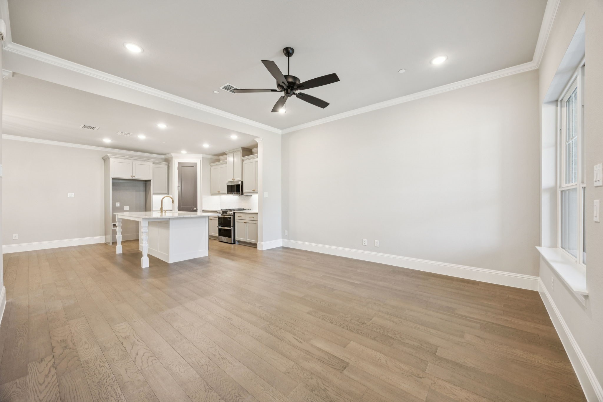 305 Sunset Lane 102