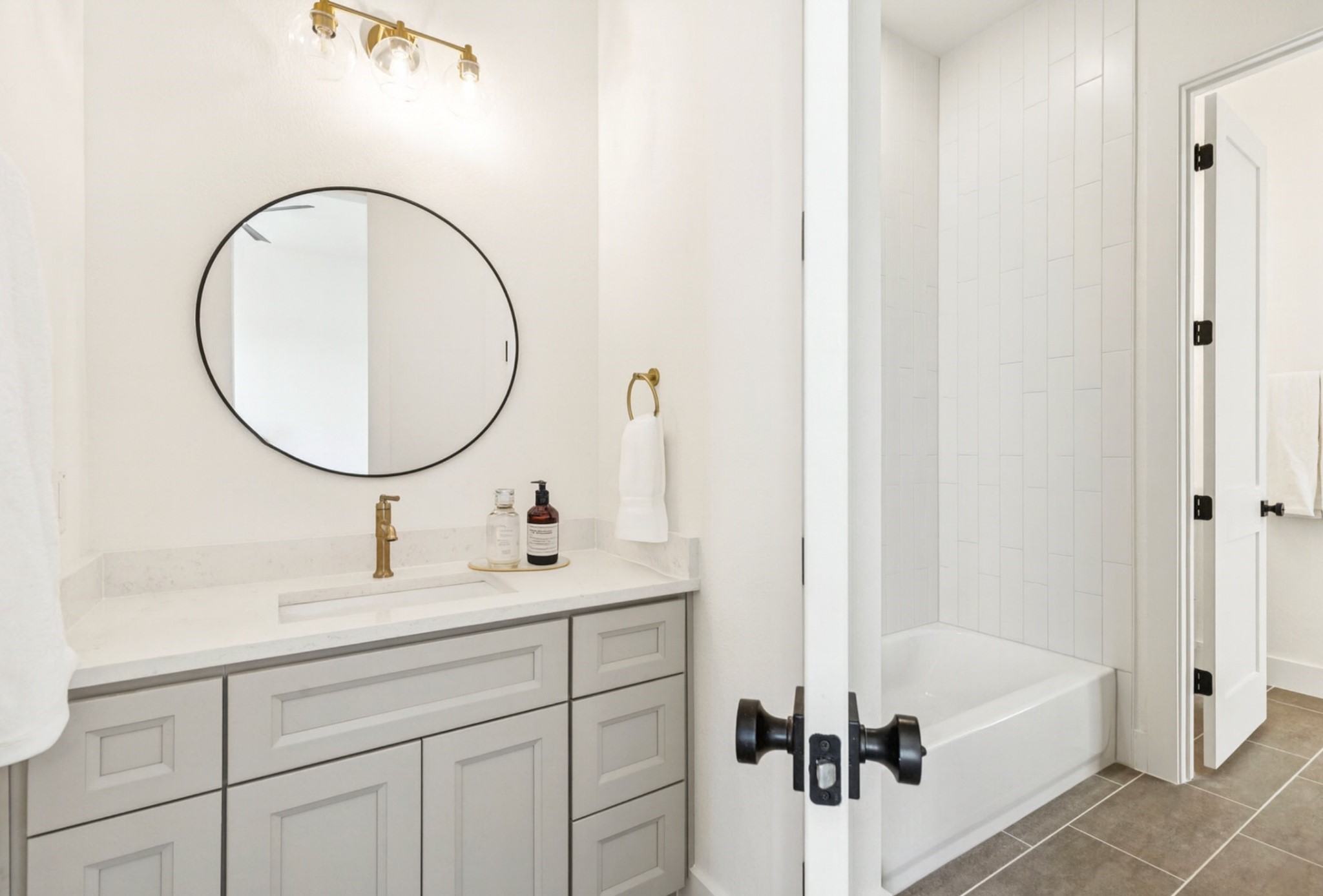 711 Hummingbird Lane