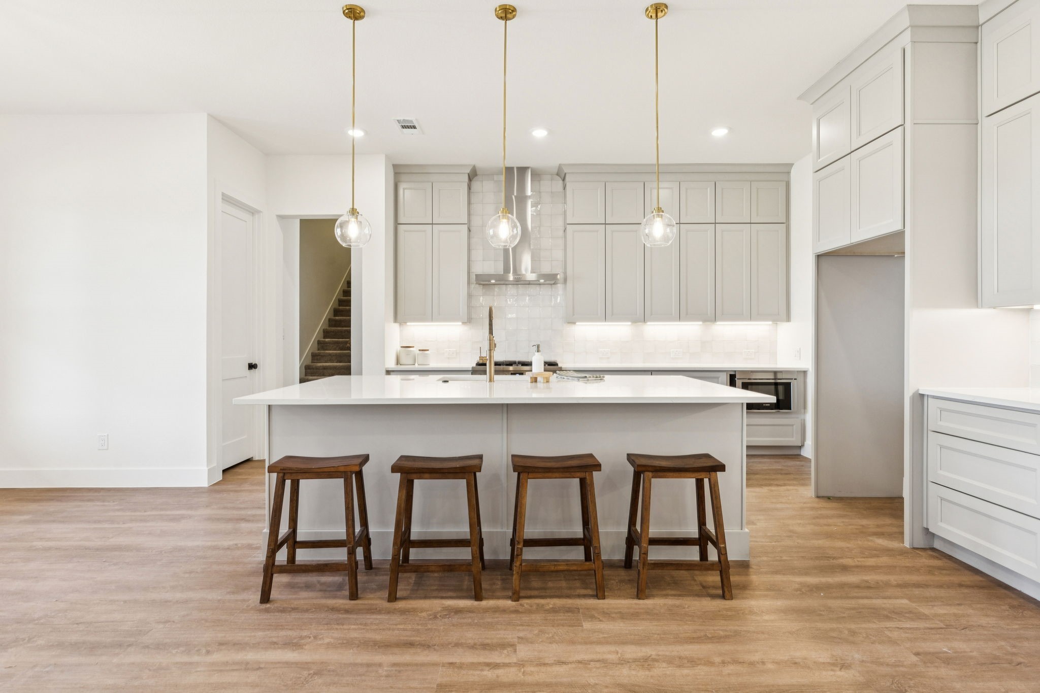 711 Hummingbird Lane