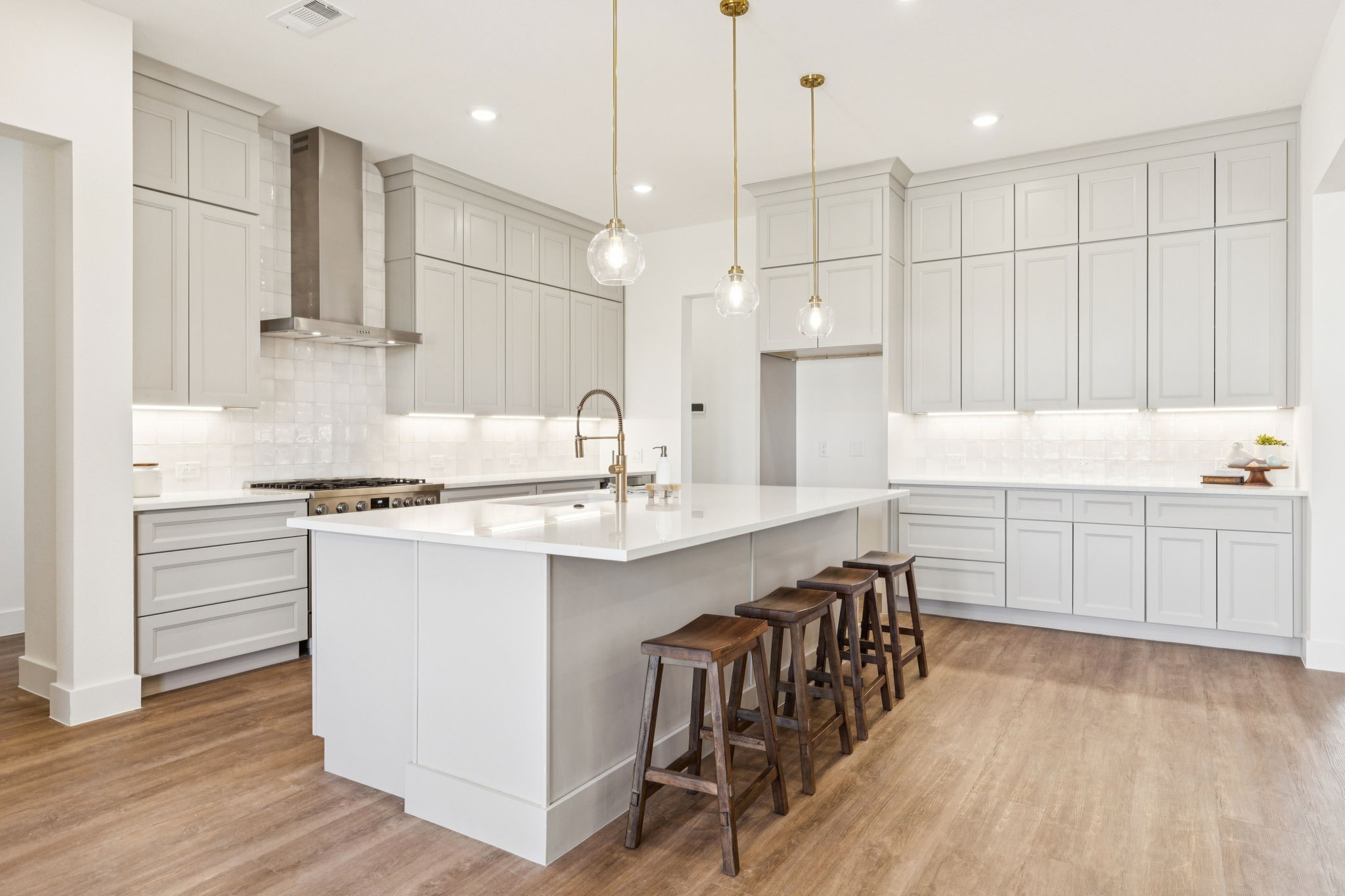 711 Hummingbird Lane