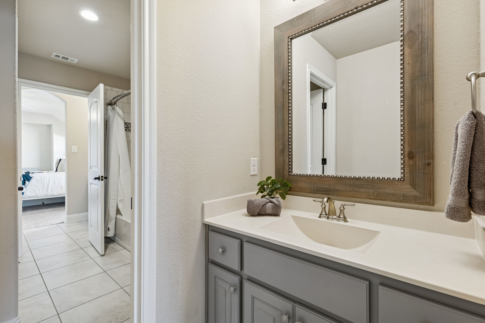 11100 Falling Leaf Trail