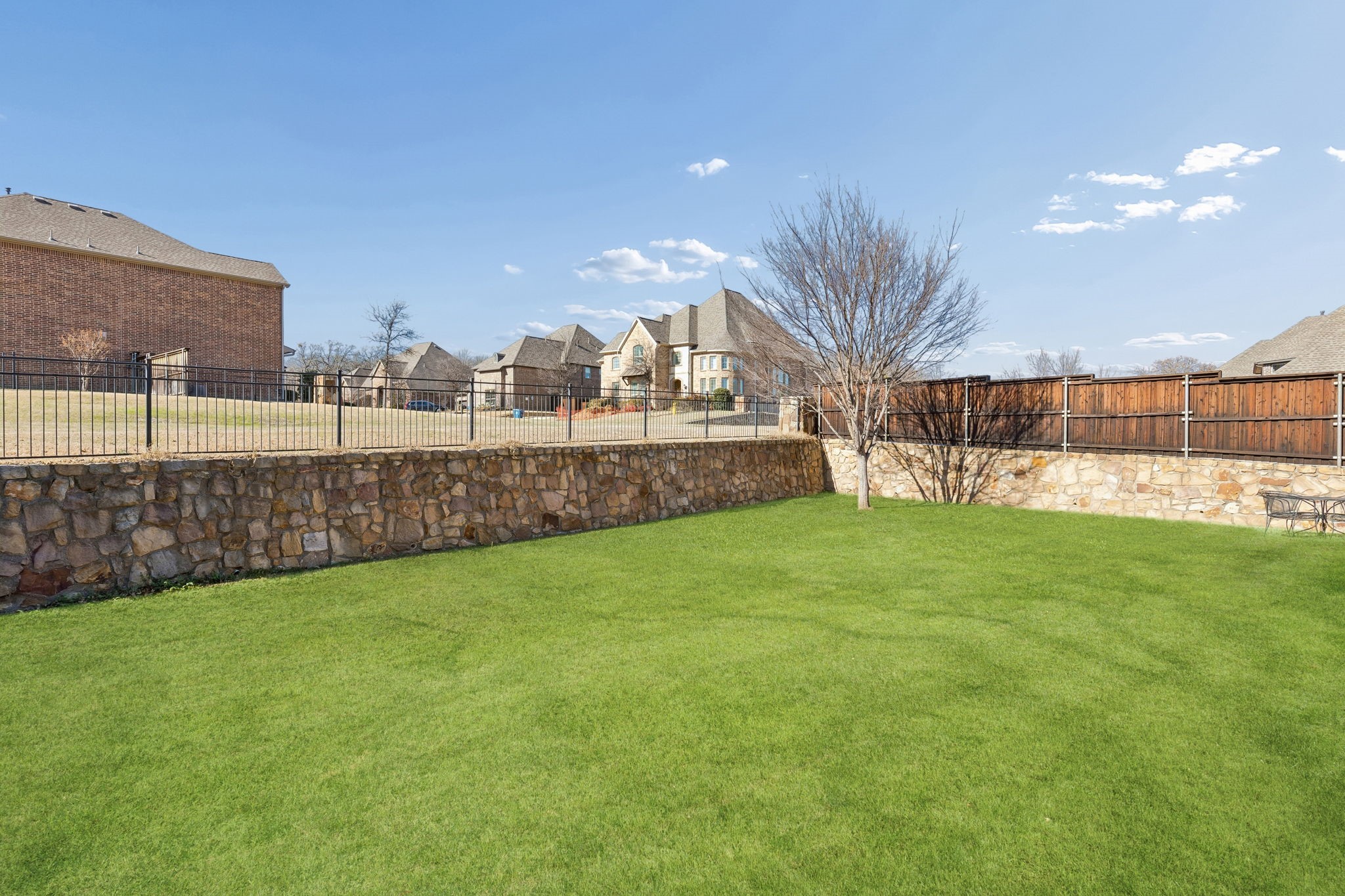 11100 Falling Leaf Trail