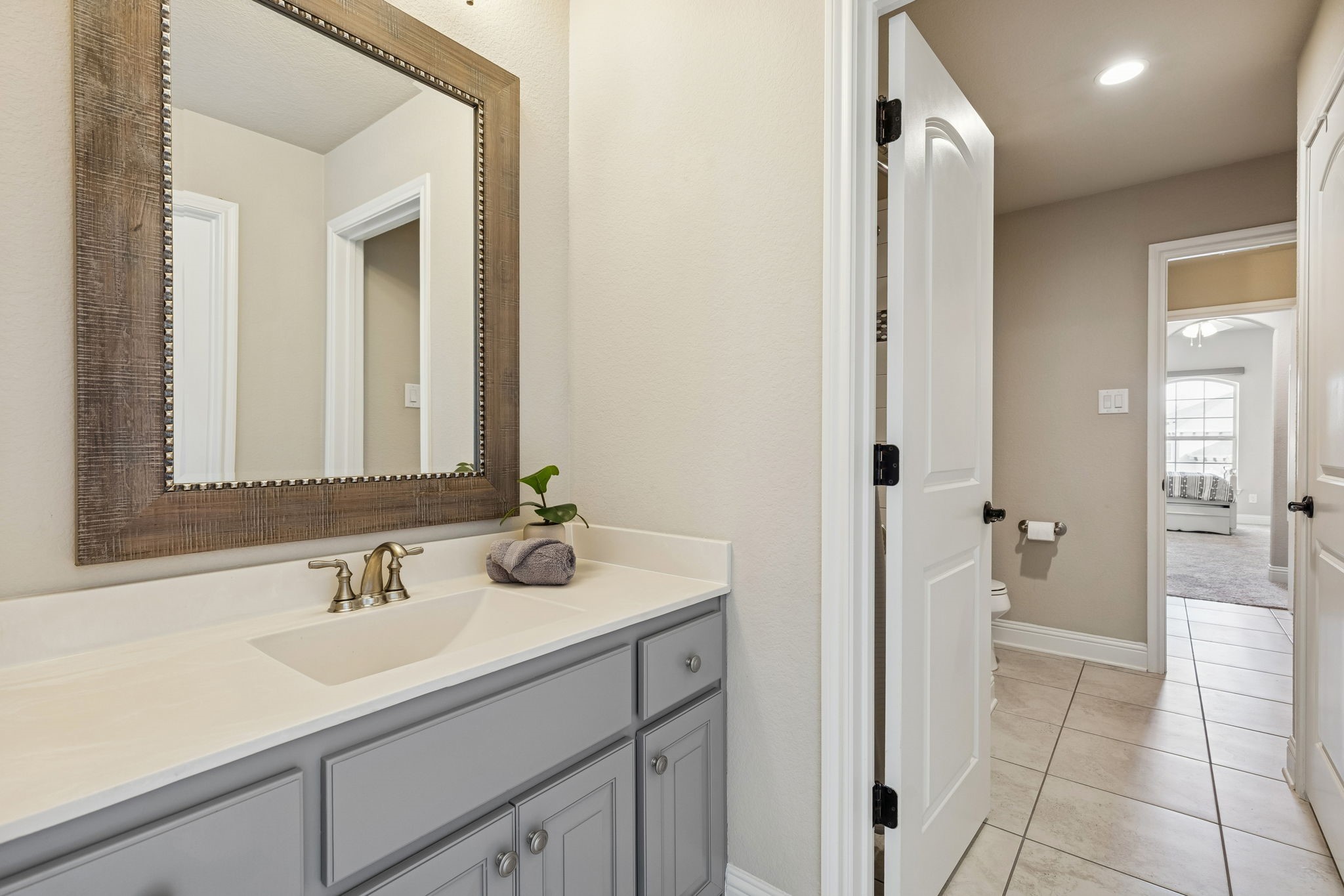 11100 Falling Leaf Trail