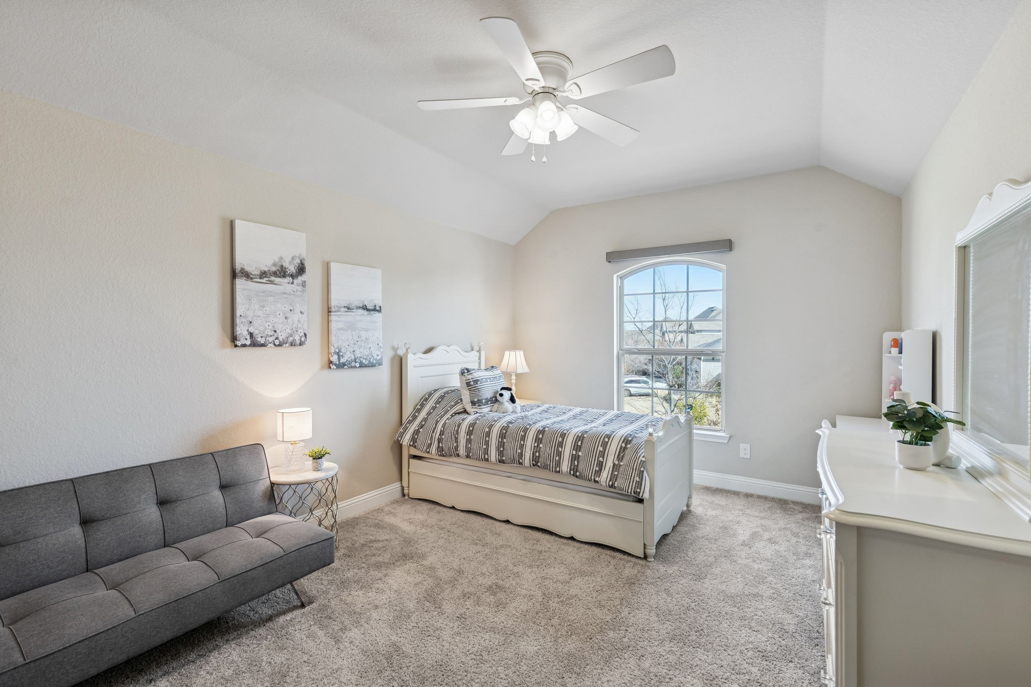 11100 Falling Leaf Trail