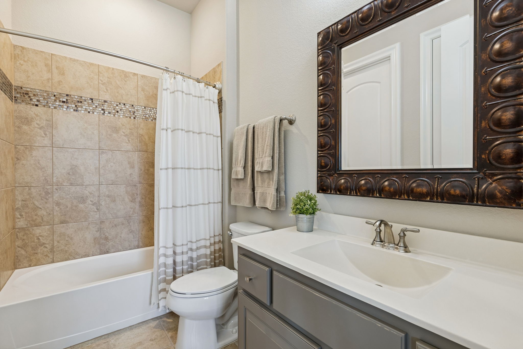 11100 Falling Leaf Trail