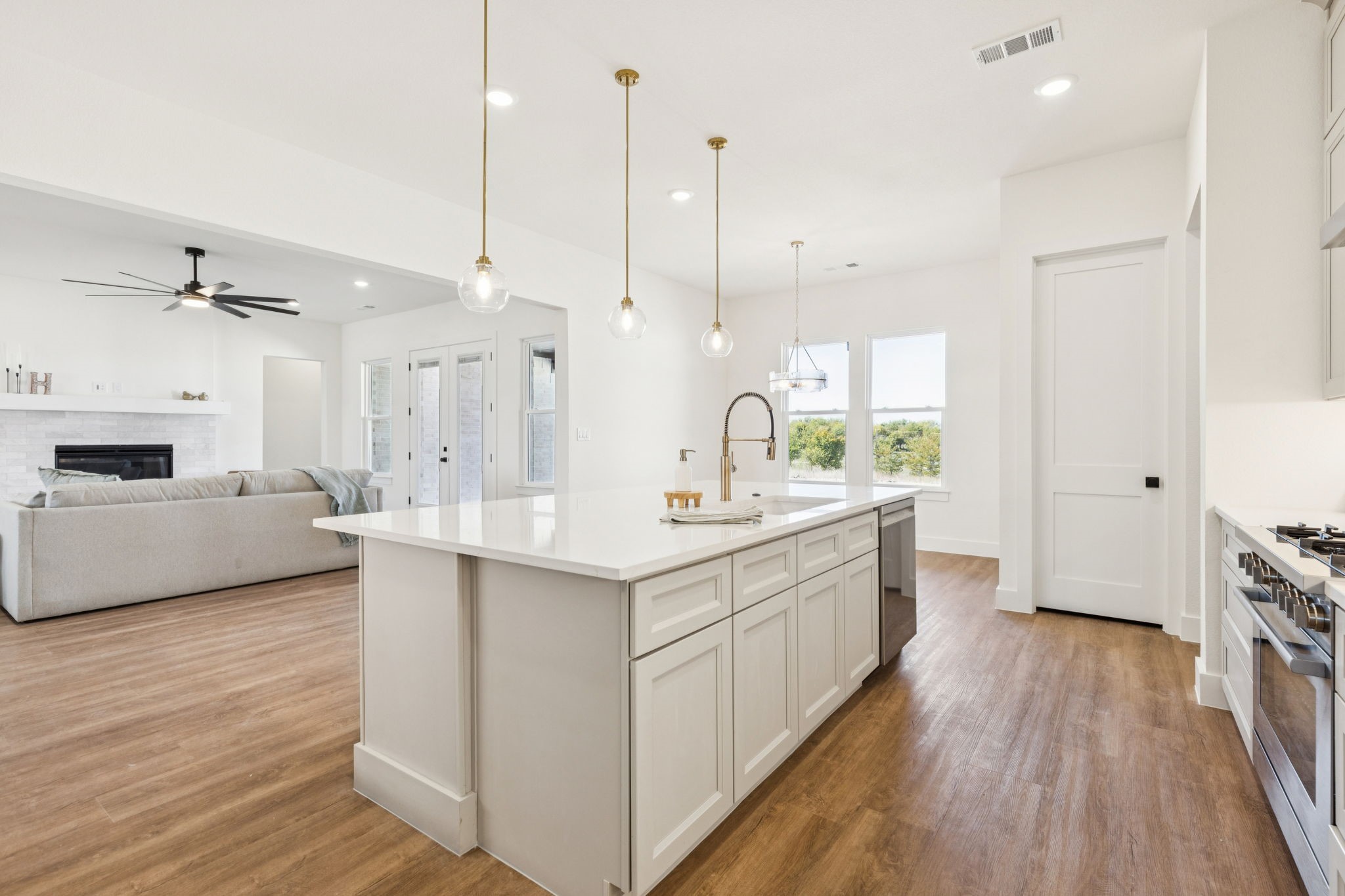 711 Hummingbird Lane