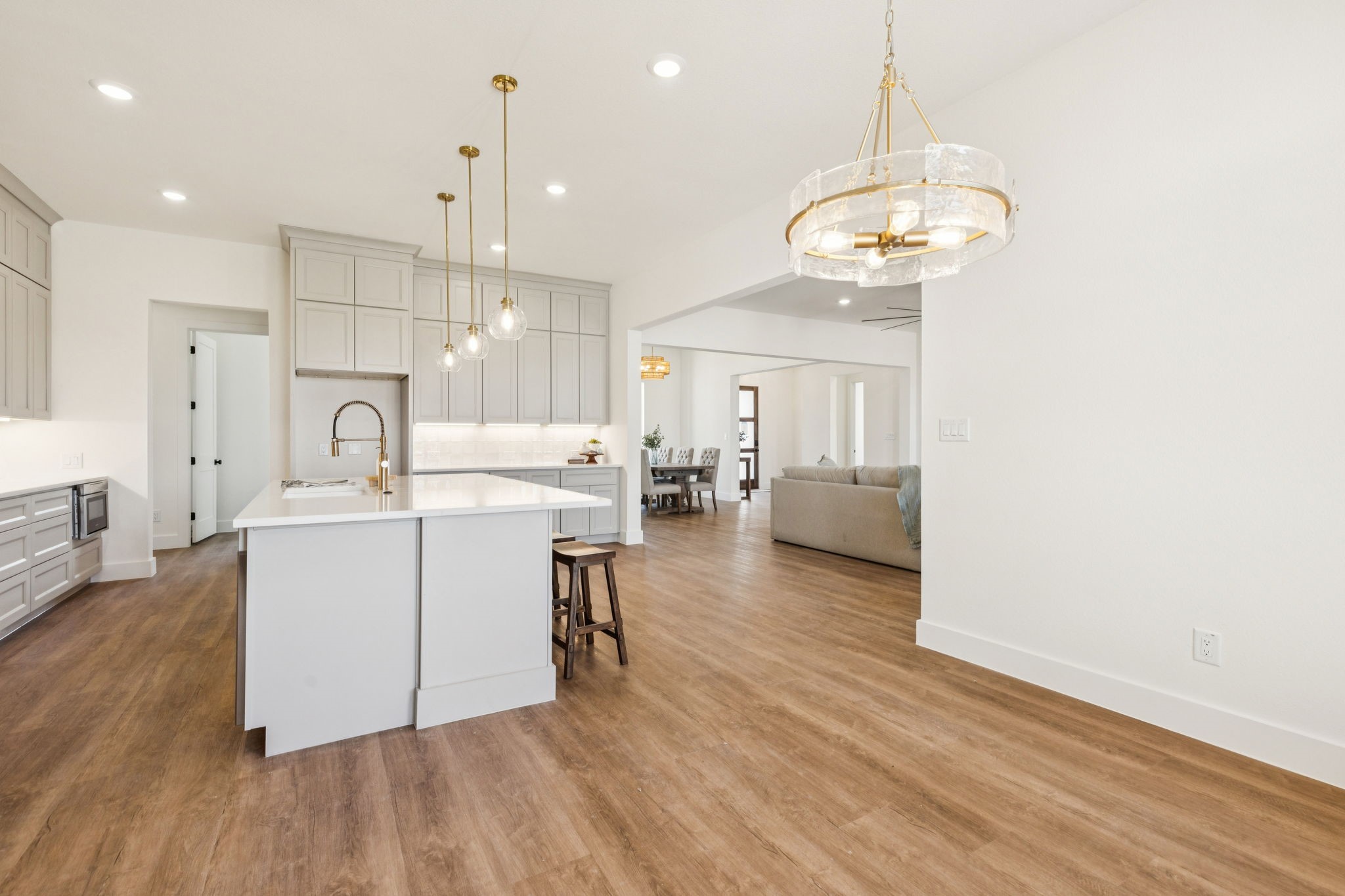 711 Hummingbird Lane