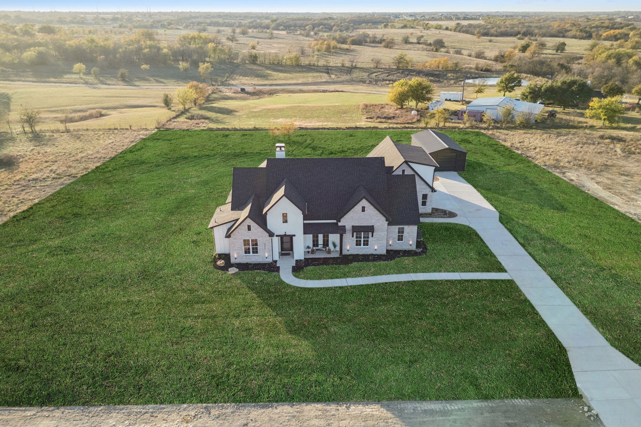 711 Hummingbird Lane